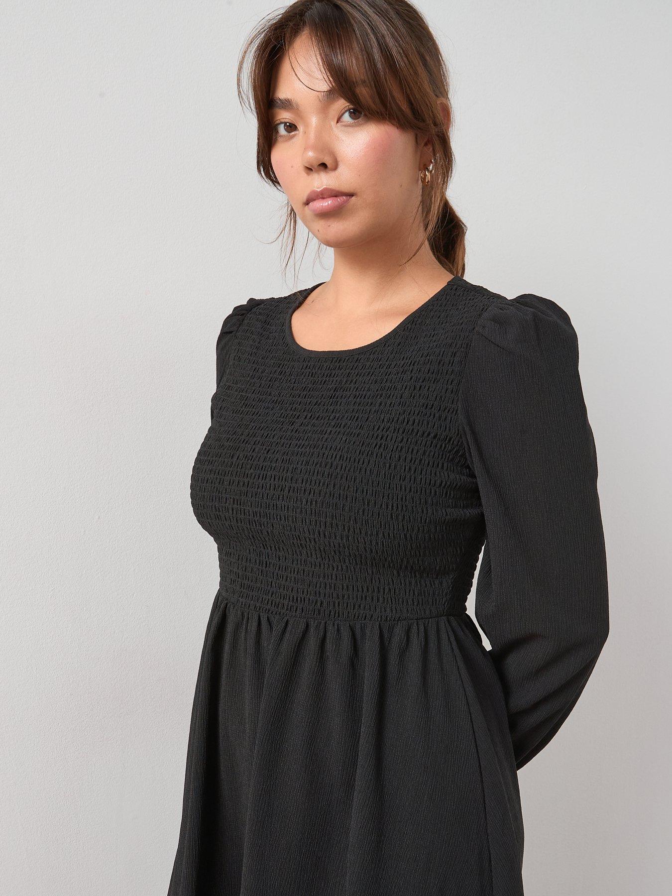 Image 4 of 6 of V by Very Curve Stretch Crinkle Mini Dress - Black
