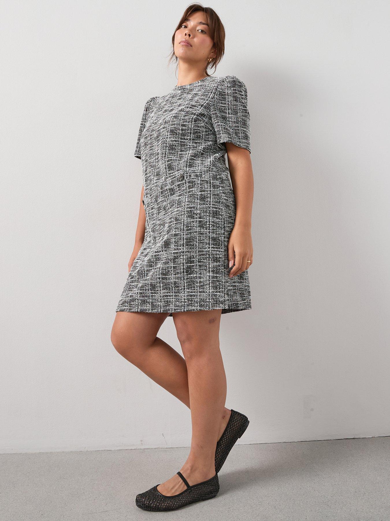 Image 4 of 6 of V by Very Curve Short Sleeve Boucle Shift Mini Dress - Black