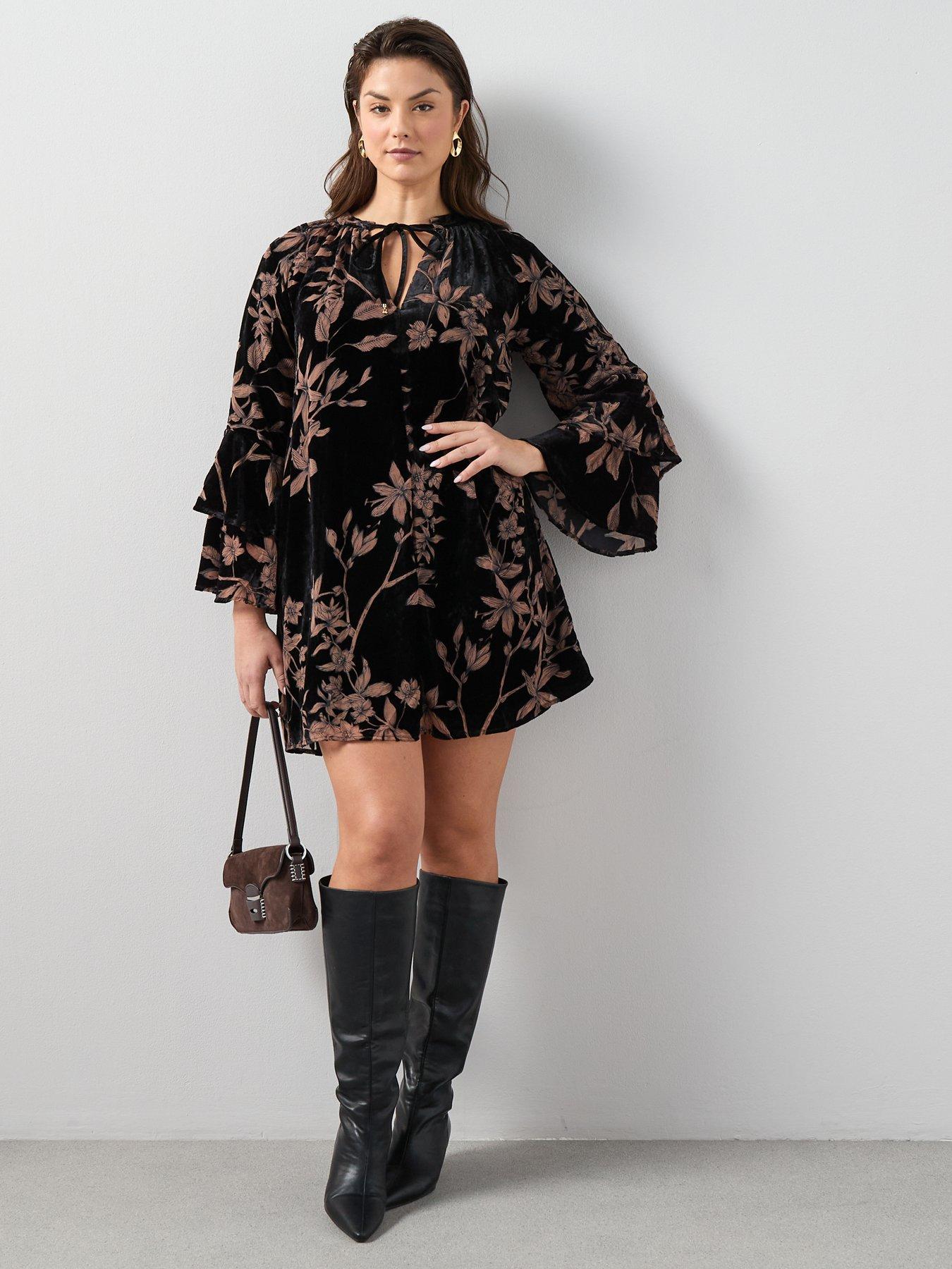 Image 3 of 6 of The Very Collection Curve Devore Ruffle Sleeve Smock Dress - Print