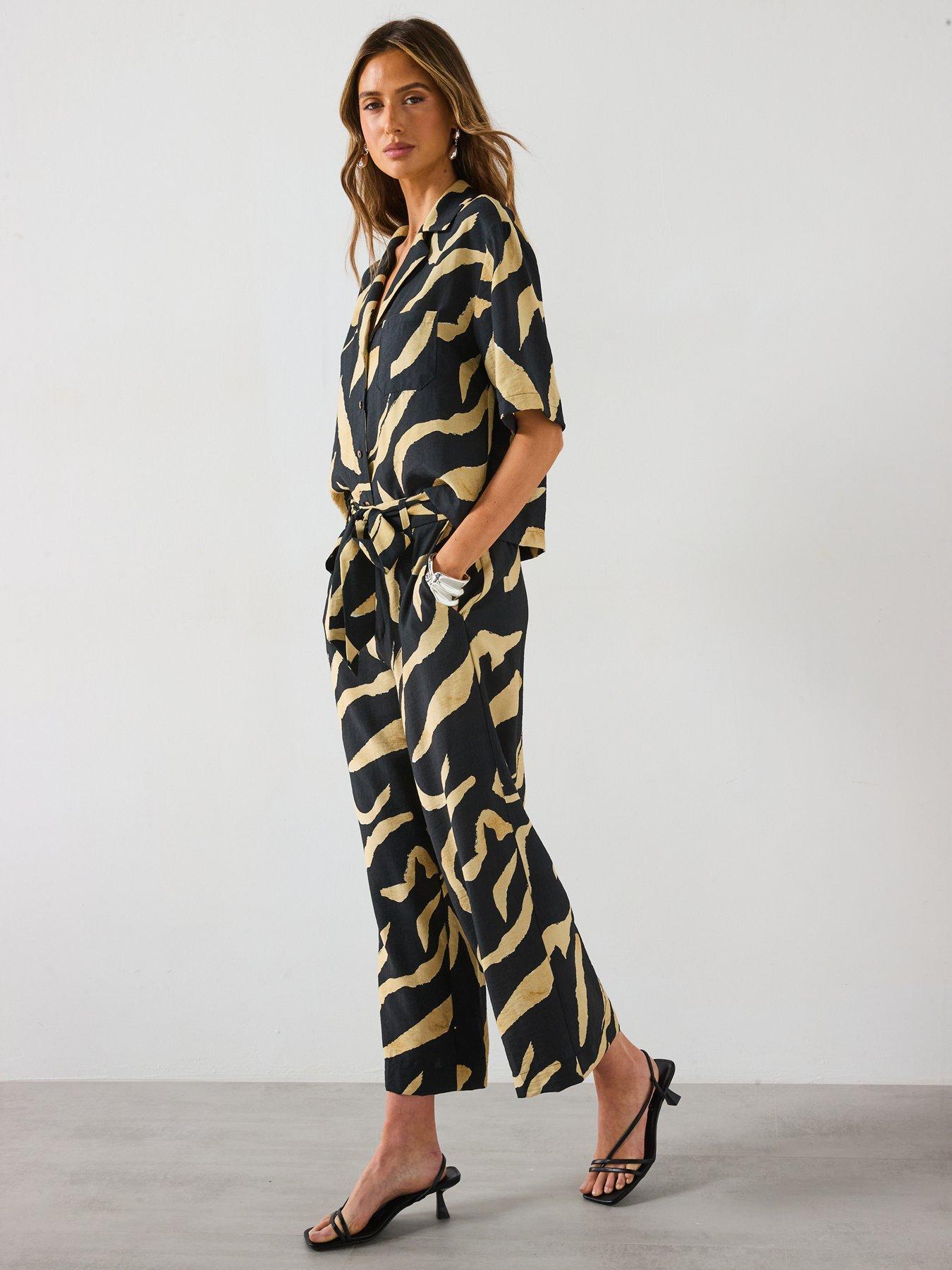  image of mango-printed-short-sleeved-shirt-black