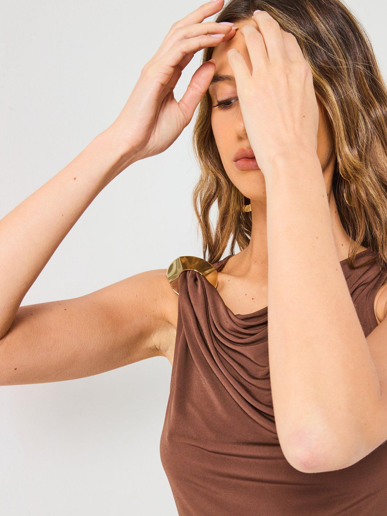  image of mango-fitted-top-with-metallic-detail-brown