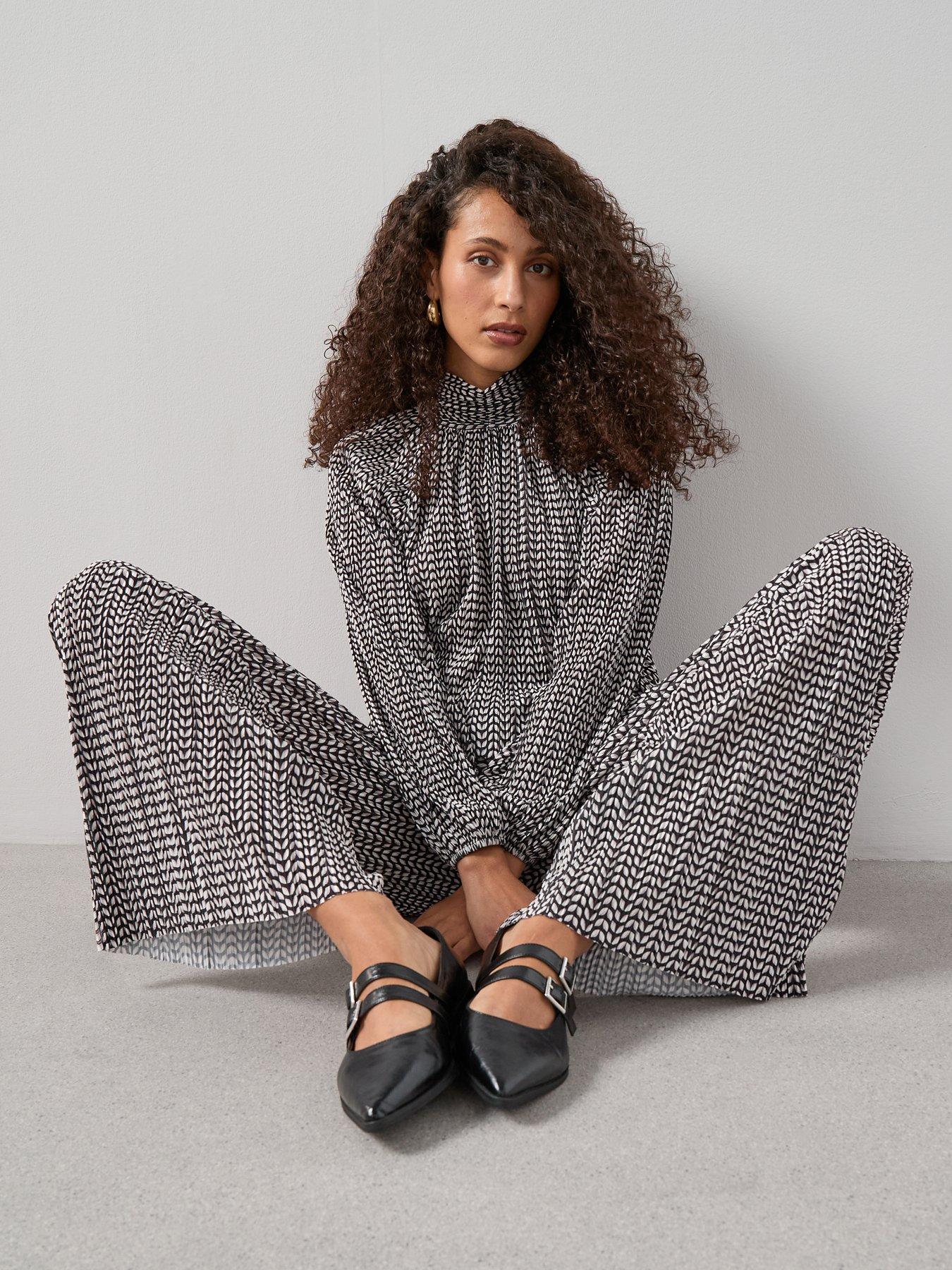 Image 5 of 7 of The Very Collection Plisse Printed Co Ord Top - Multi
