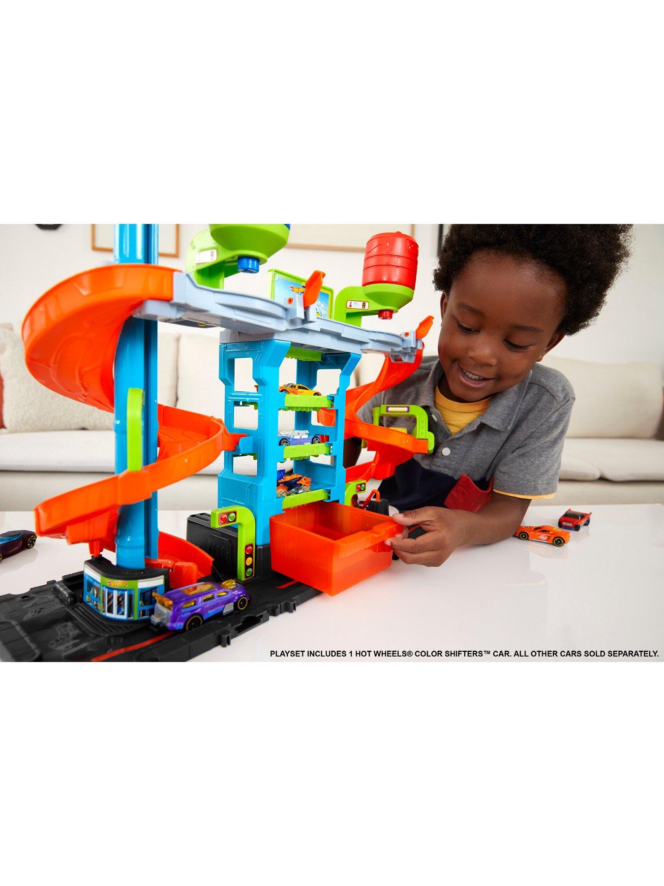Image 7 of 7 of Hot Wheels City Mega Car Wash with 1 Color Shifters Car, Toy for Kids