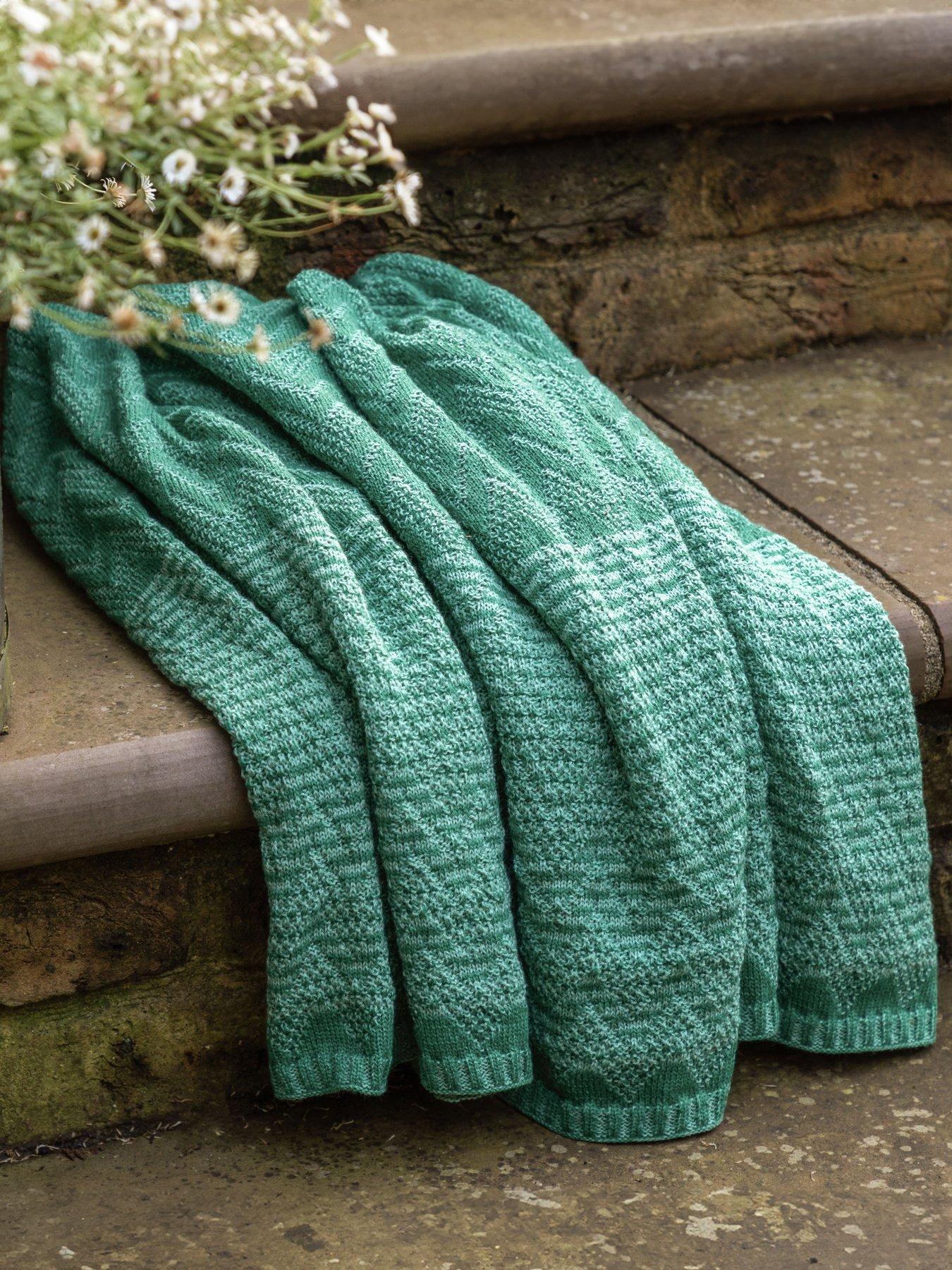 gallery-nalu-knitted-herringbone-throw-green