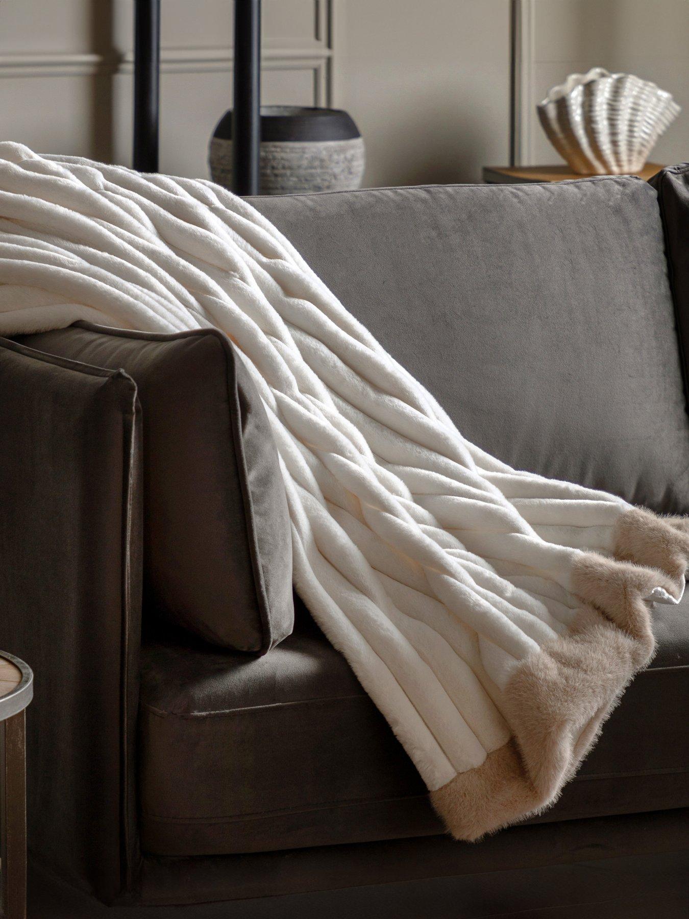 gallery-direct-whinfell-luxury-fur-throw-cream