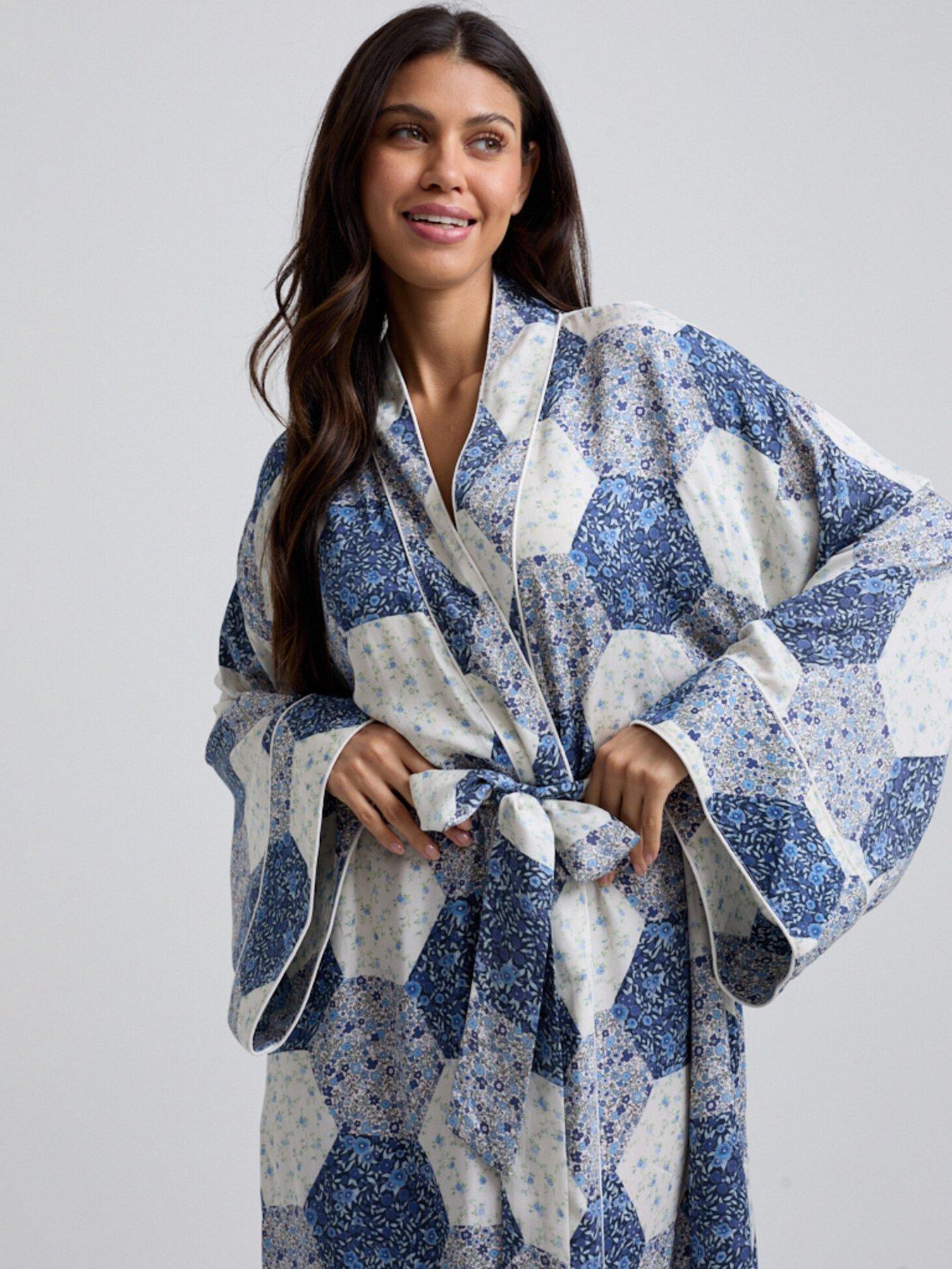lily-lionel-corina-aster-patchwork-print-robe-blue
