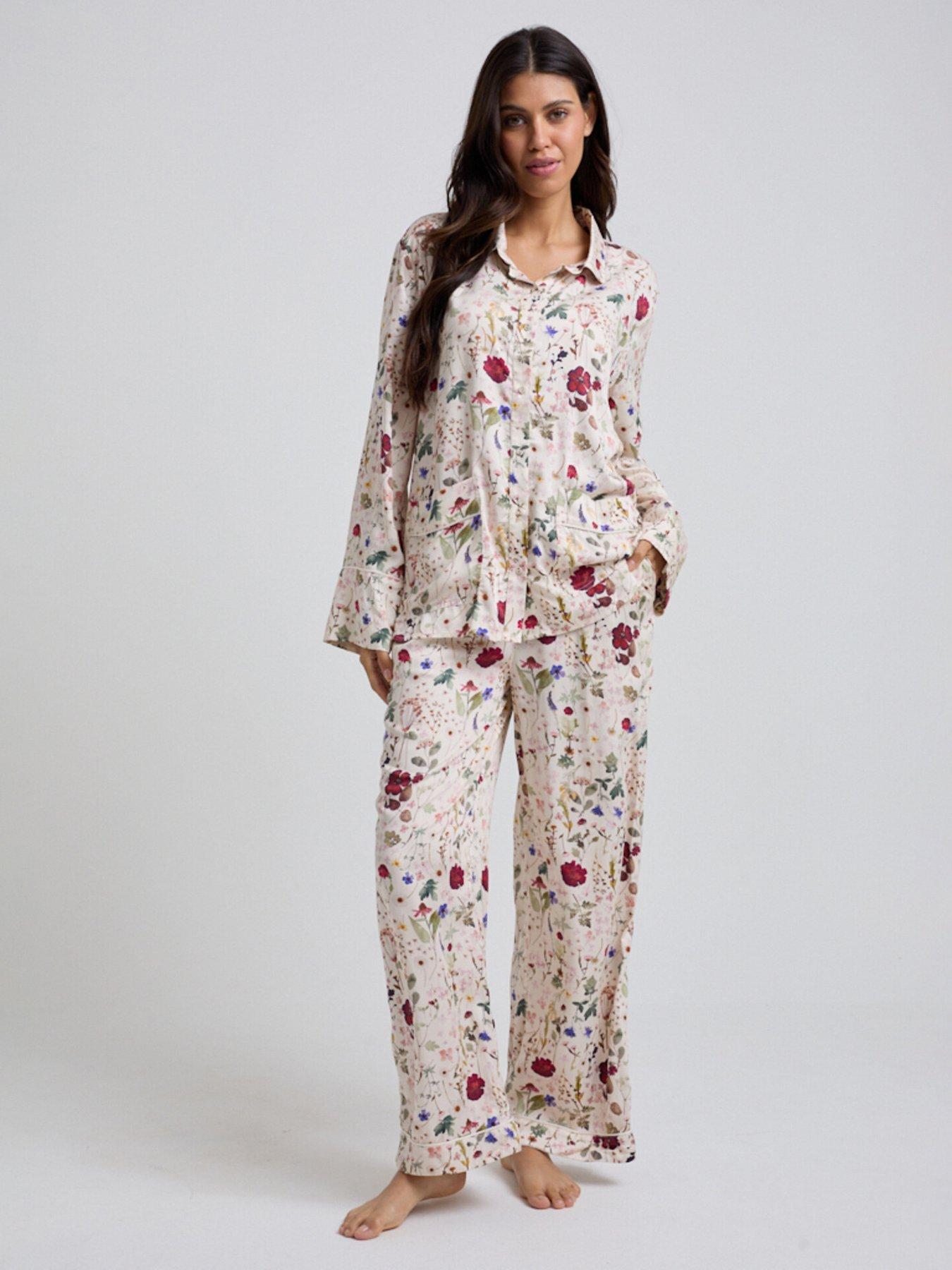 lily-lionel-evie-floral-print-long-pyjama-set-cream-white