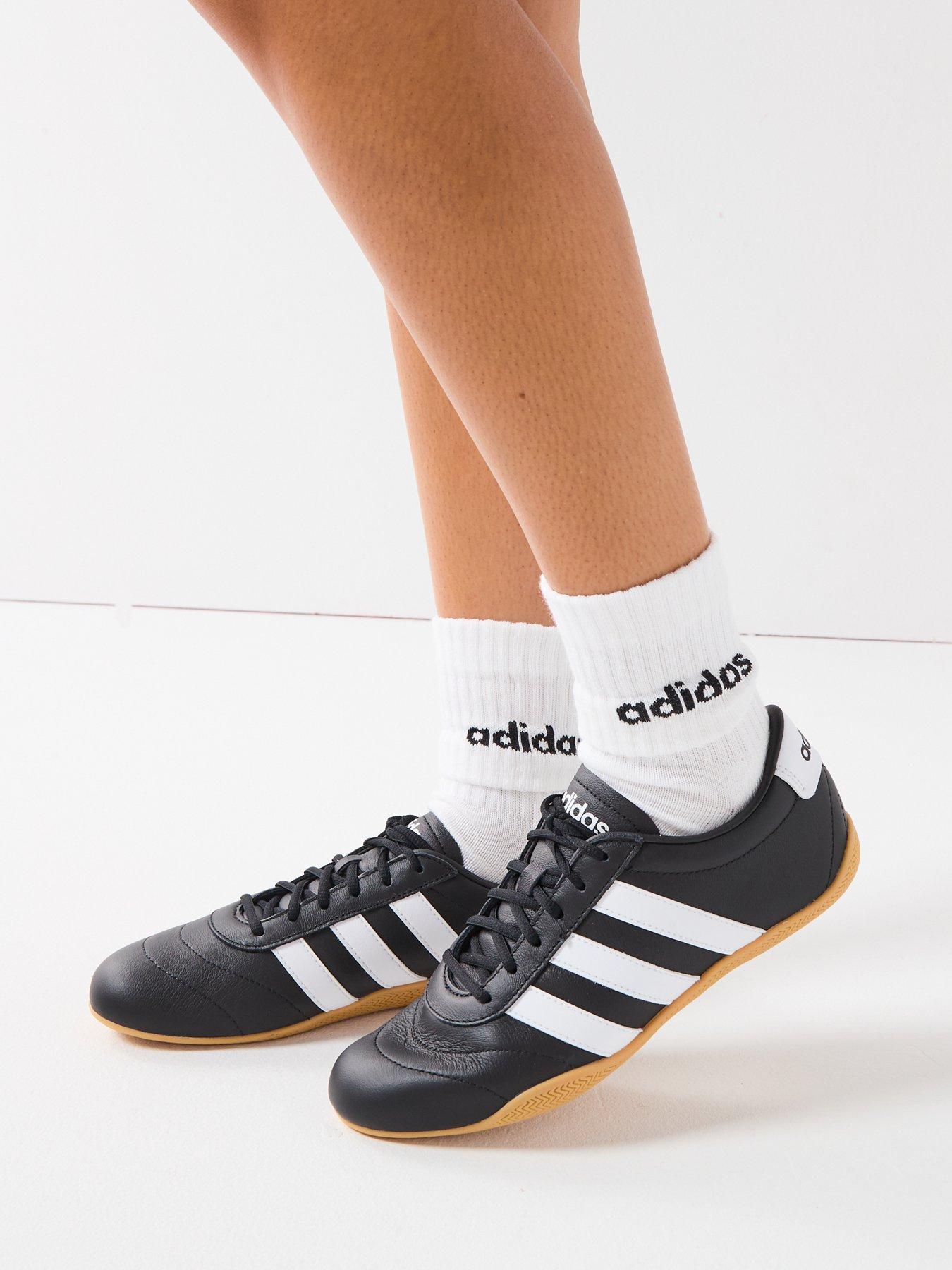 undefined Women's Grand Court Lo Trainers - Black