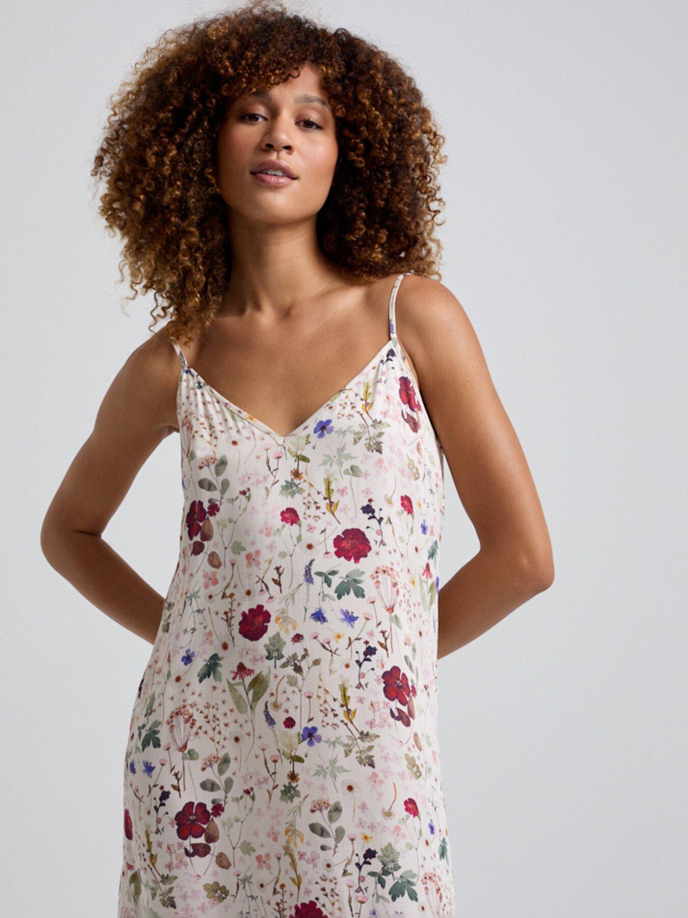 lily-lionel-rosie-v-neck-floral-print-nightie-ecru