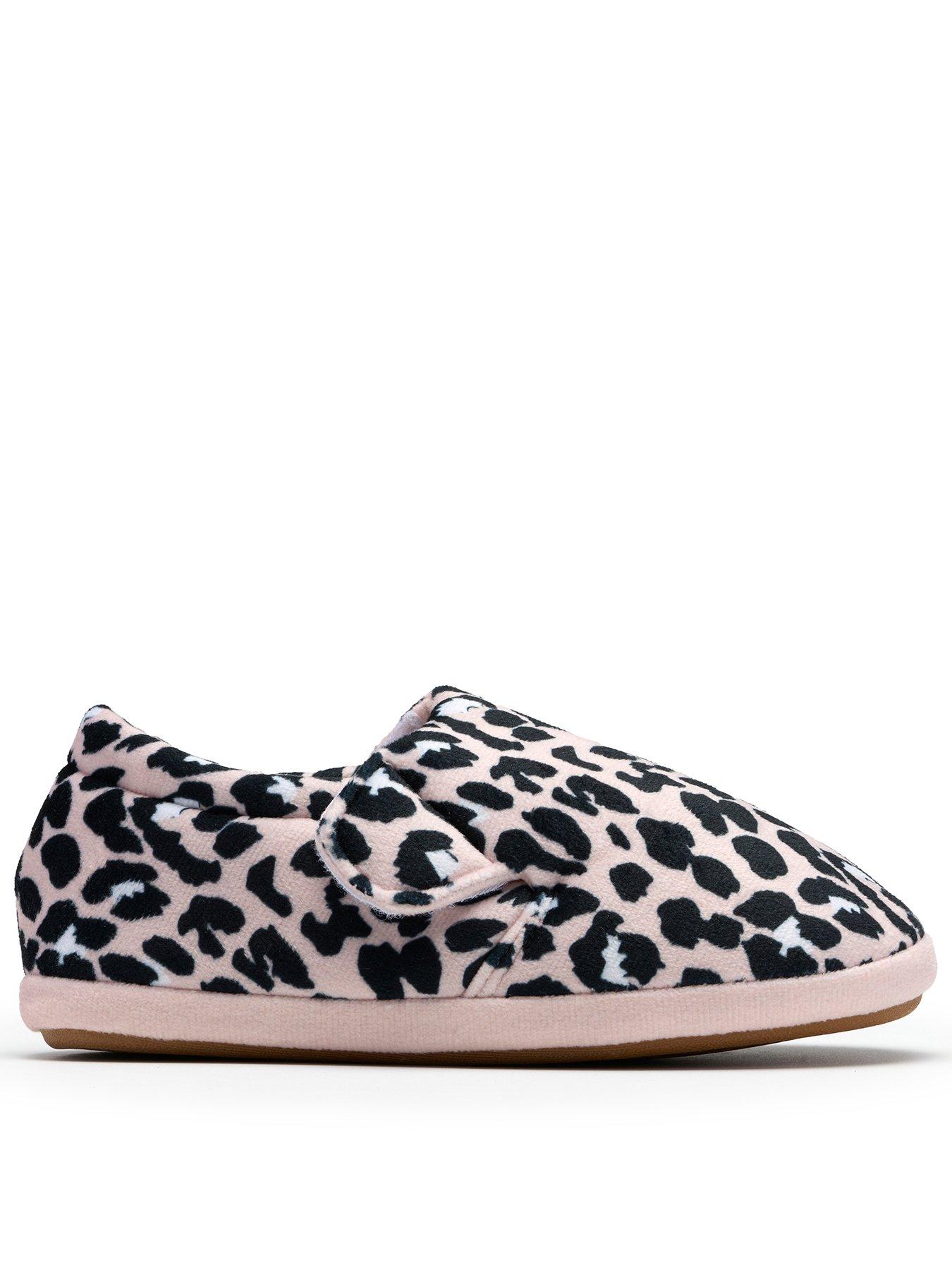 Clarks Fluffy Snug K.