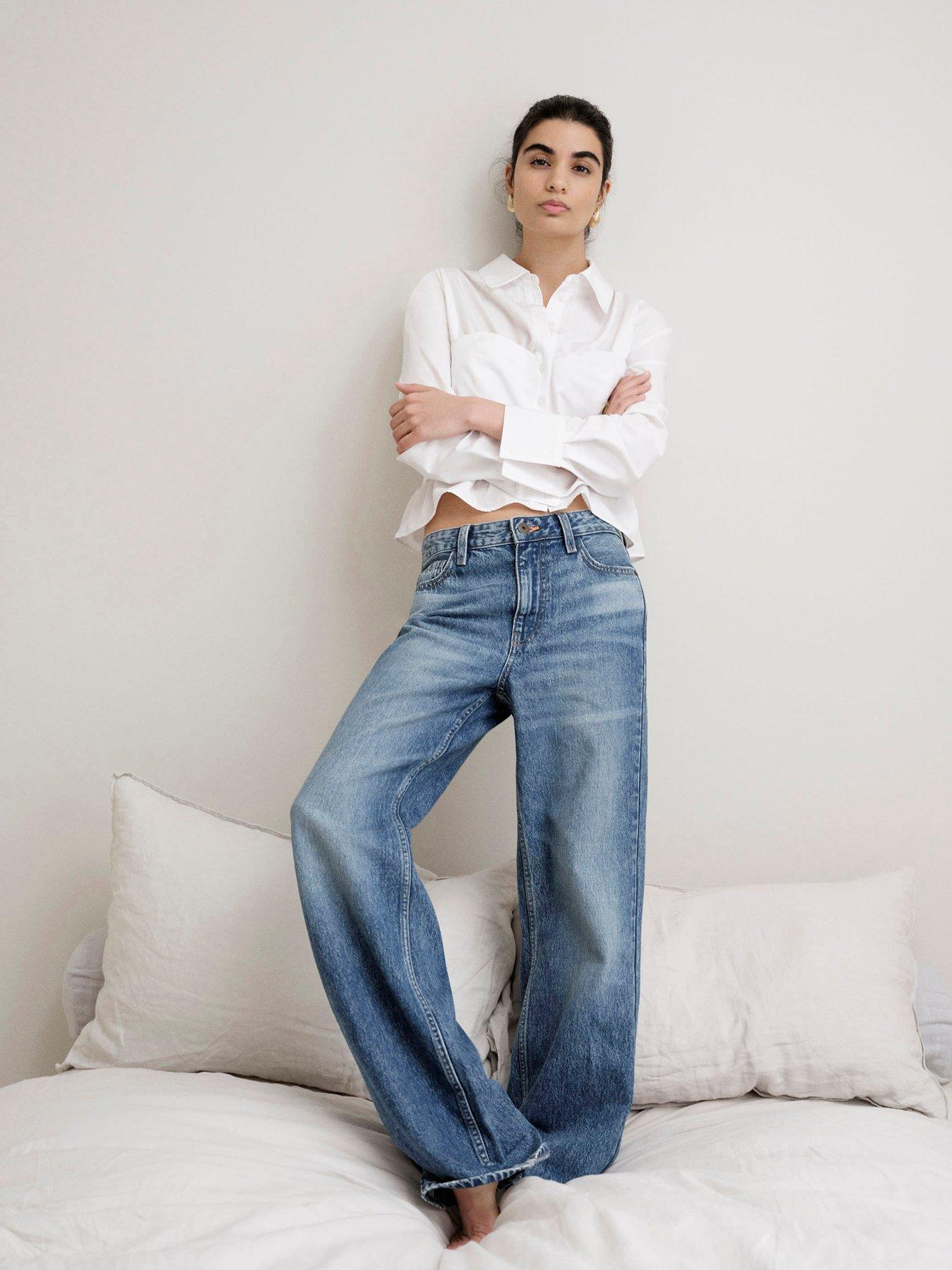 Image 1 of 1 of River Island Relaxed Straight Harmony Jeans - Blue