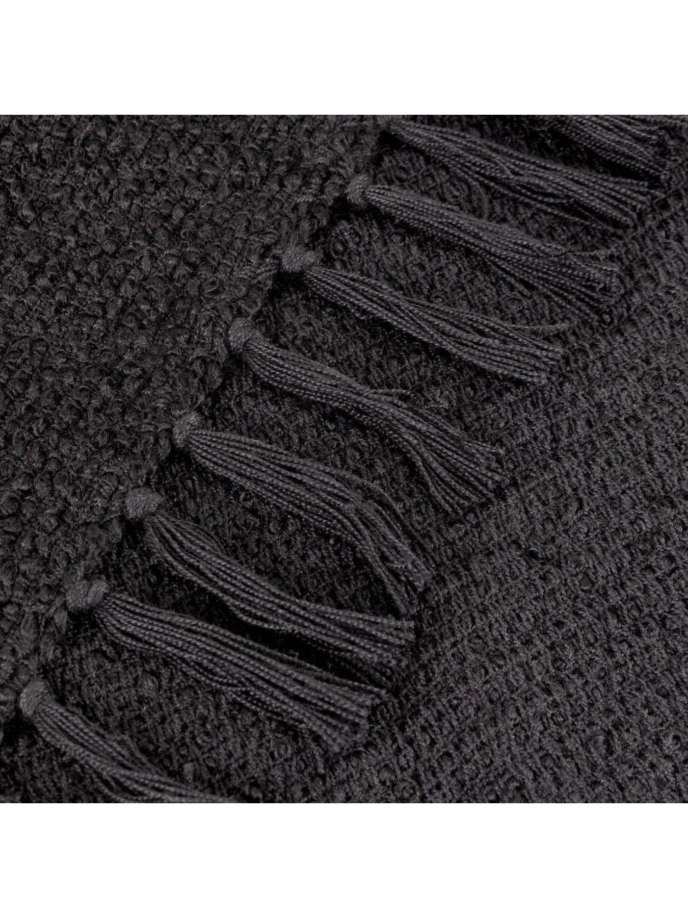 Image 4 of 5 of Yard Candar Throw- 130x170cm- Black