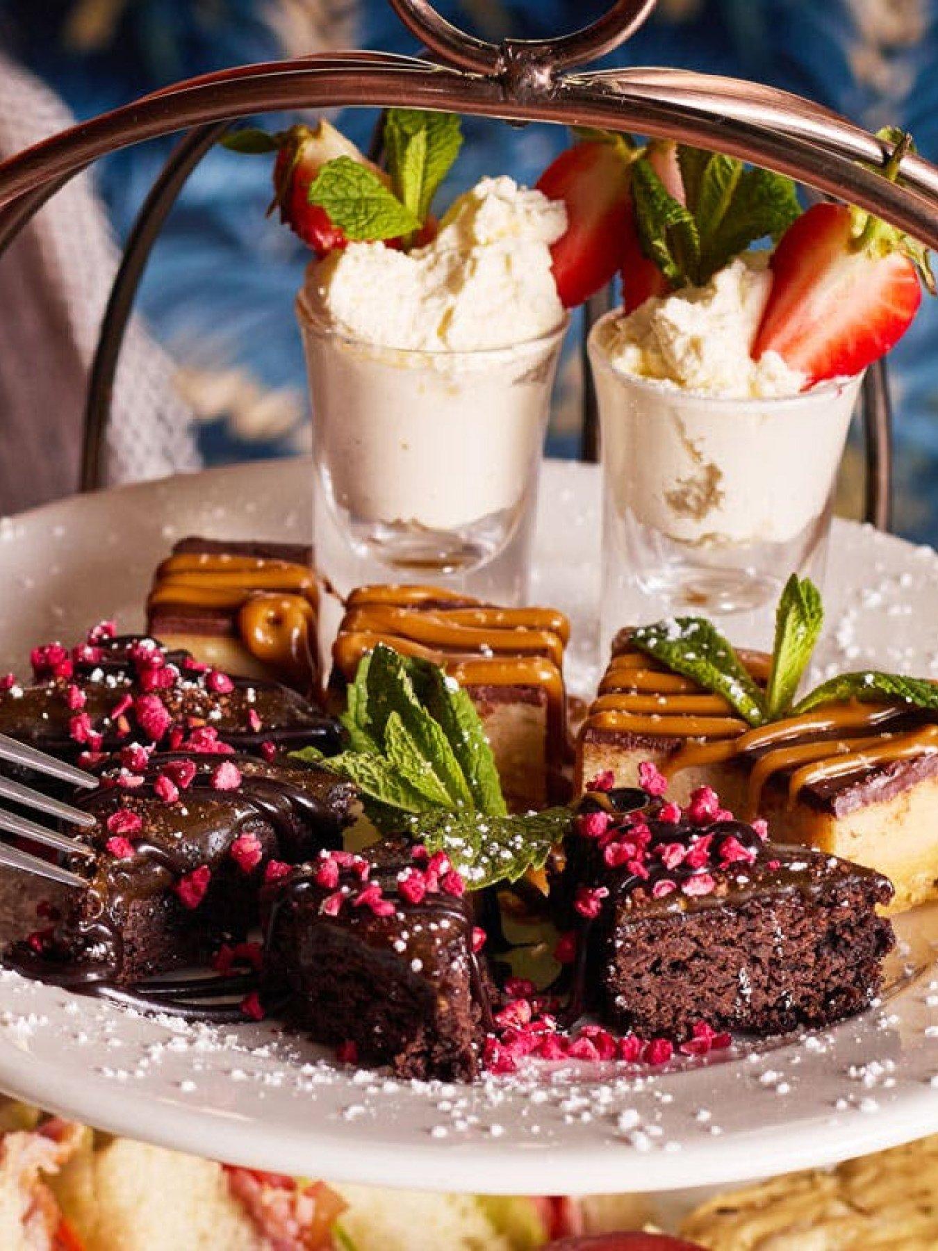 Image 3 of 4 of Virgin Experience Days Slug and Lettuce Afternoon Tea with Cocktail or Prosecco for Two - Over 70 UK Locations