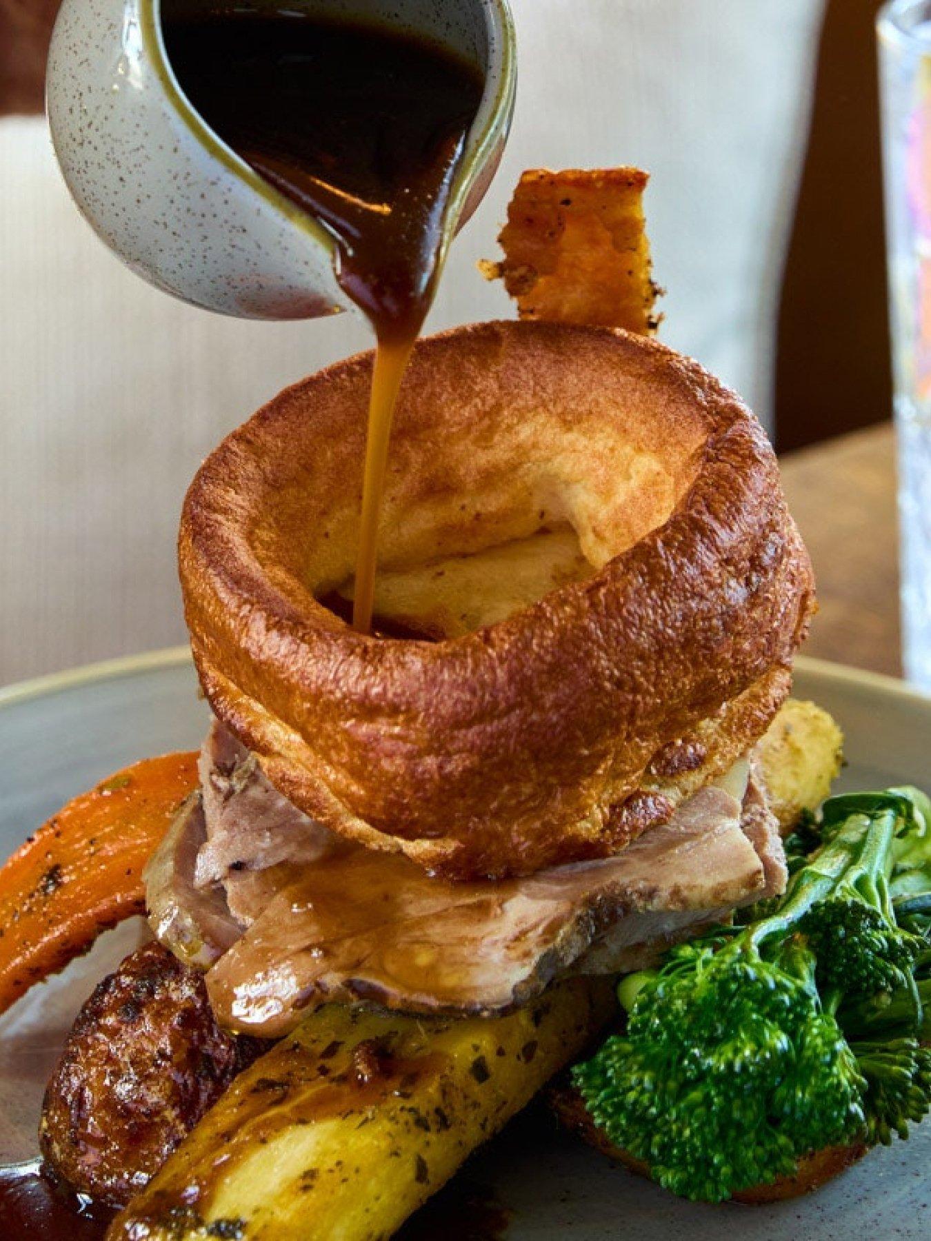  image of virgin-experience-days-sunday-roast-and-wine-for-two-at-a-traditional-pub-50-uk-locations