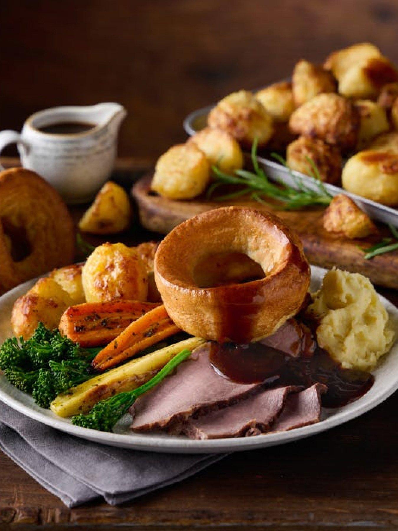  image of virgin-experience-days-sunday-roast-and-wine-for-two-at-a-traditional-pub-50-uk-locations