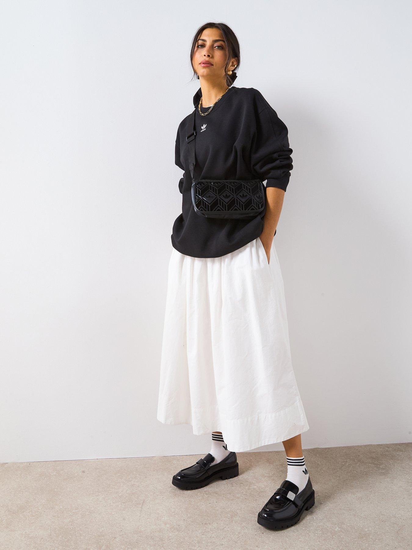 Image 3 of 5 of adidas Originals Women's Essentials Oversized Fleece Crew - Black