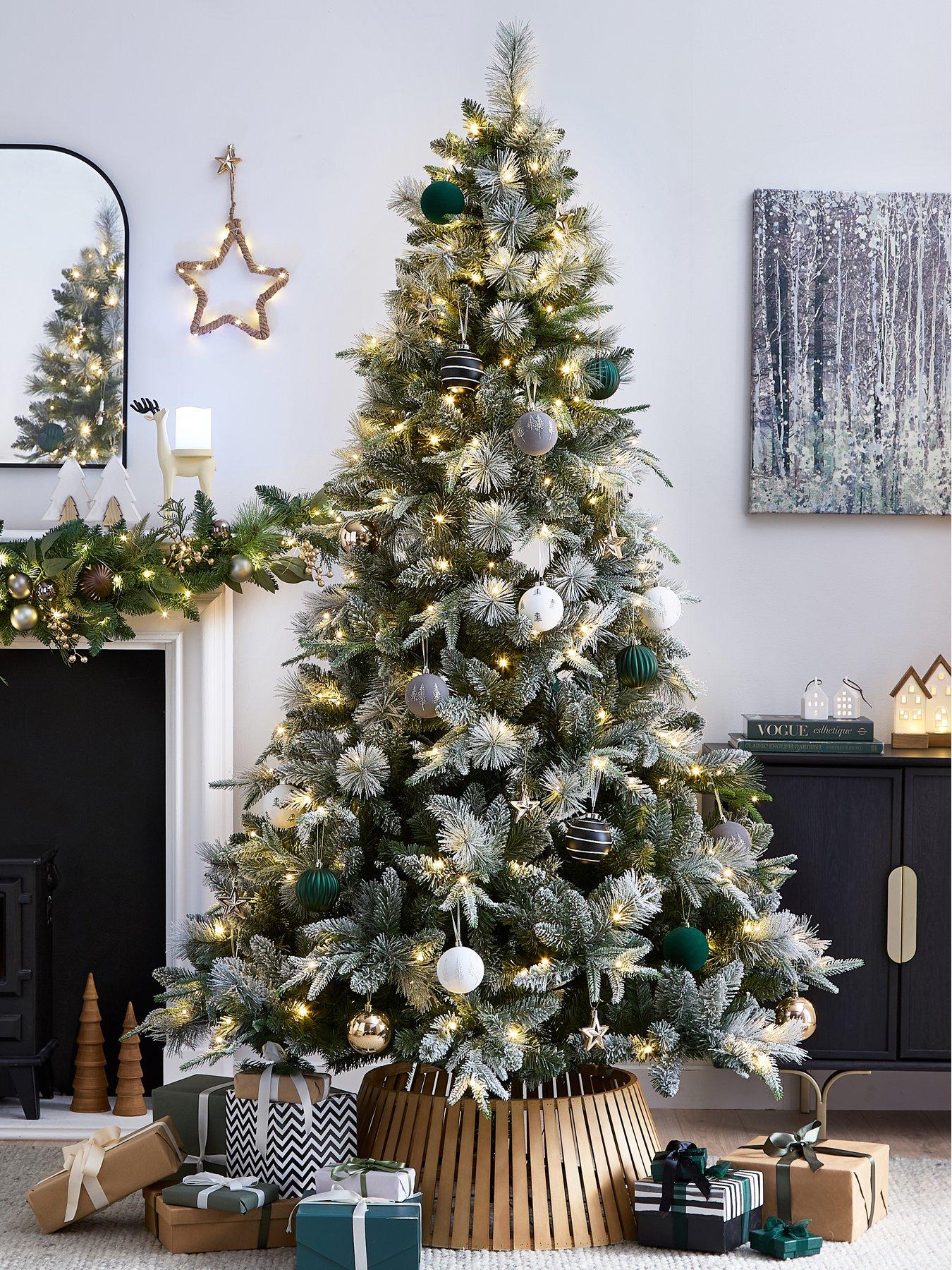 The Very Collection 7ft High Moor Flocked Pre Lit Christmas Tree