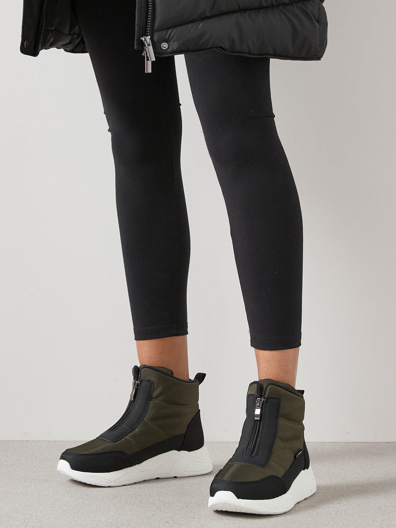  image of the-very-collection-hiker-trainer-green