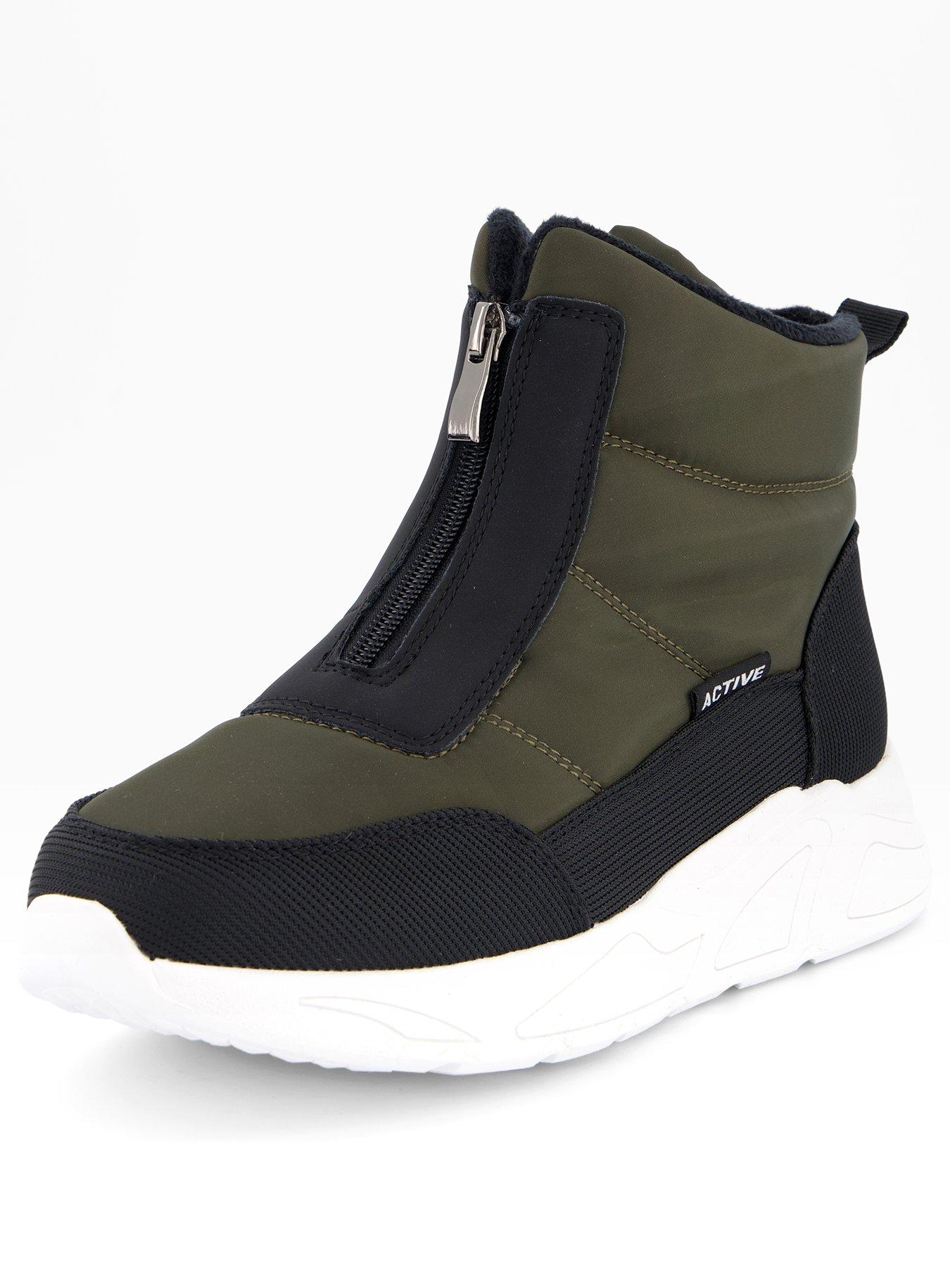  image of the-very-collection-hiker-trainer-green