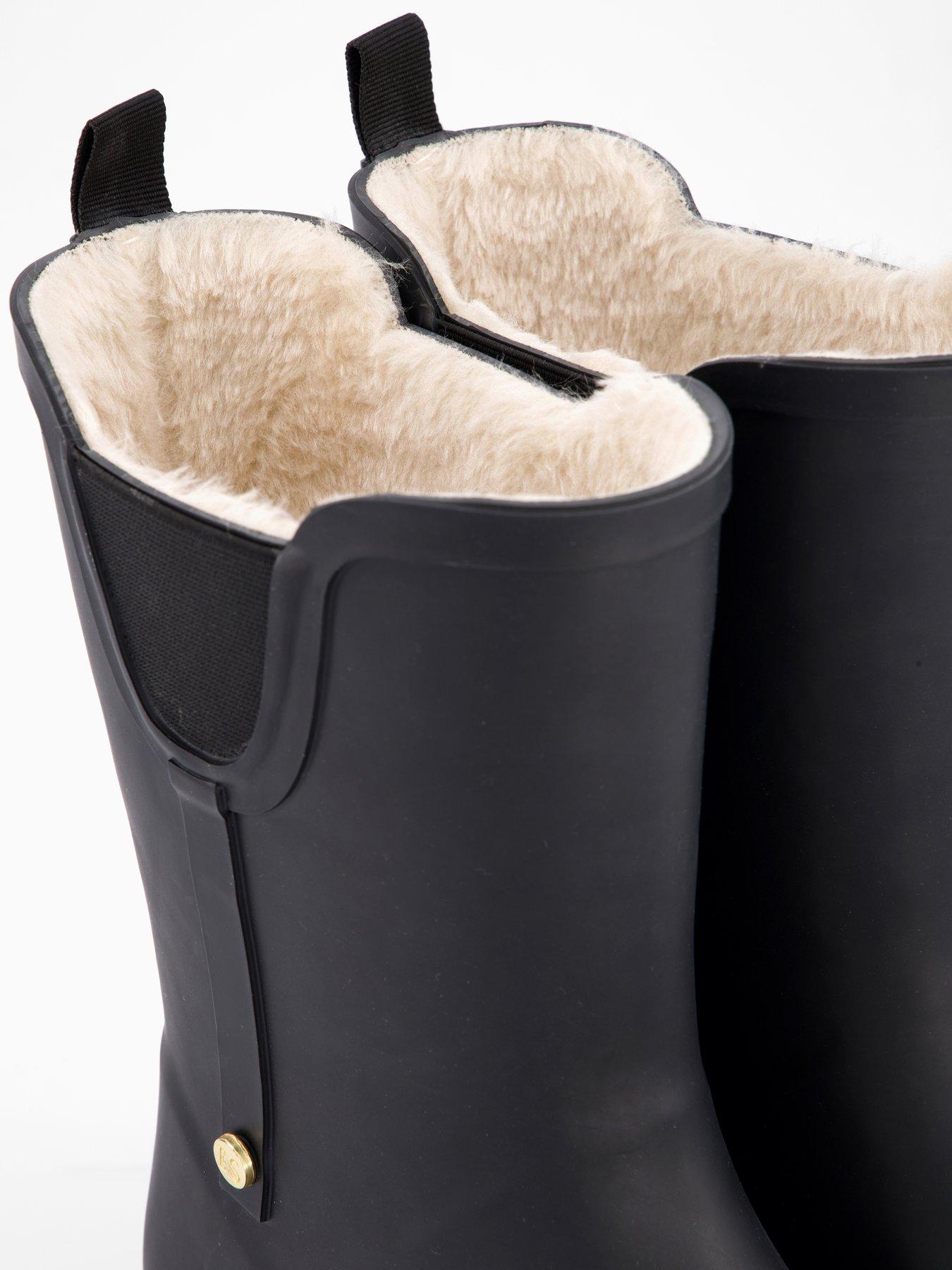 Image 6 of 7 of Elle Sport Calf Wellington Boot With Warm Lining &ndash; Black<br /><br />&nbsp;