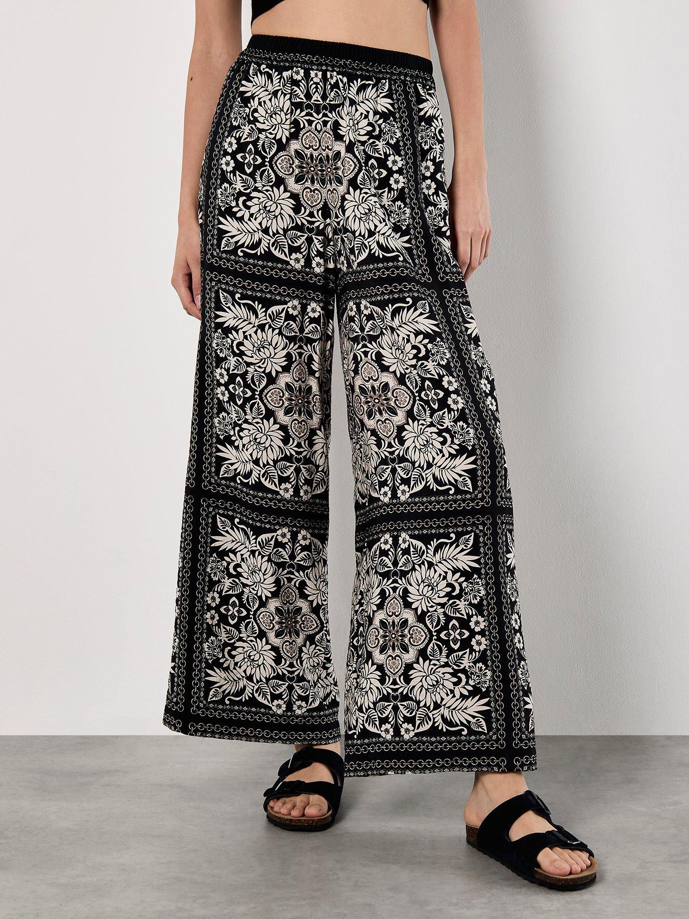undefined Kimono Scarf Print Flare Trousers - Black