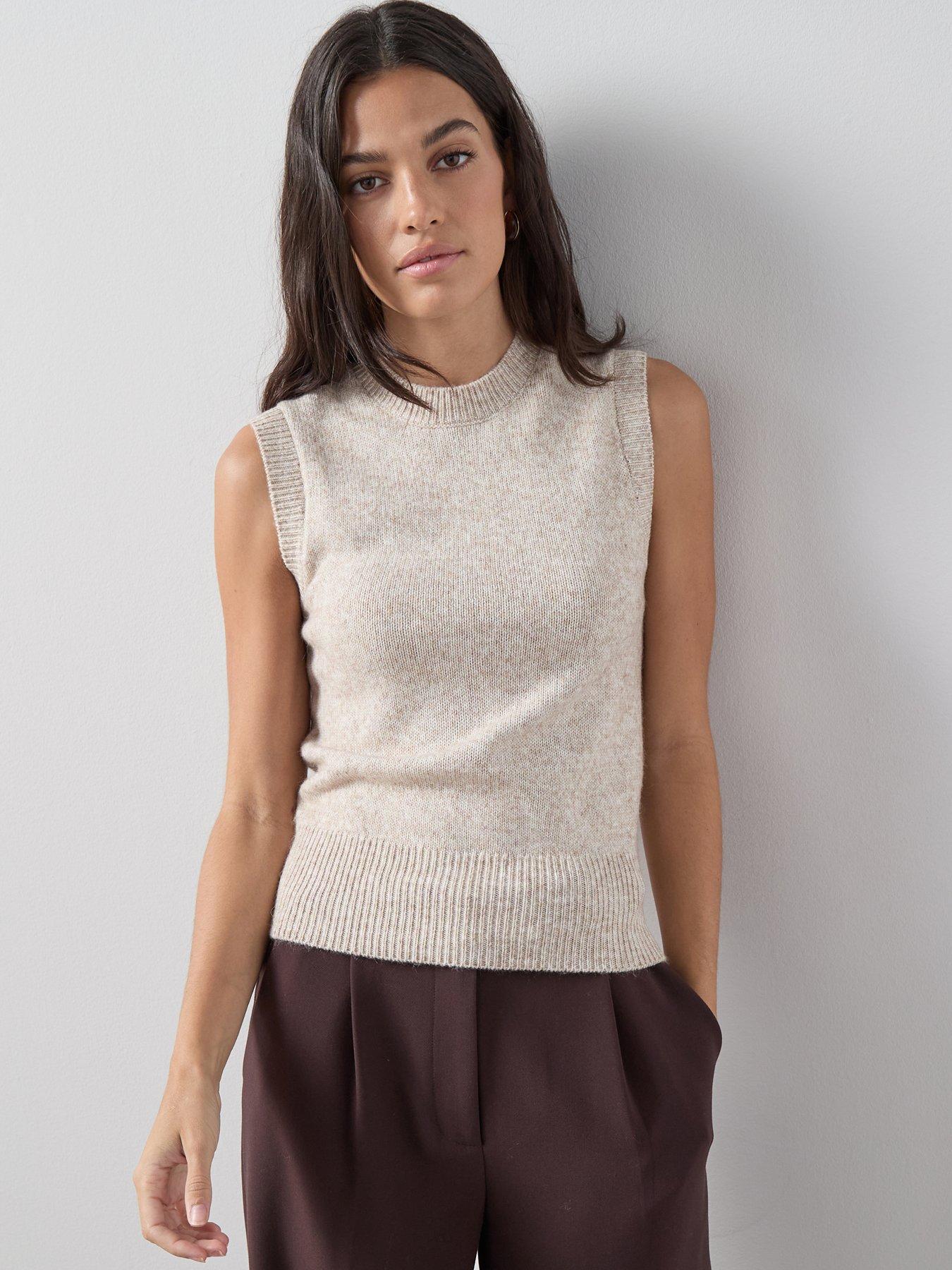 the-very-collection-timeless-yarn-crew-neck-knitted-vest-beige