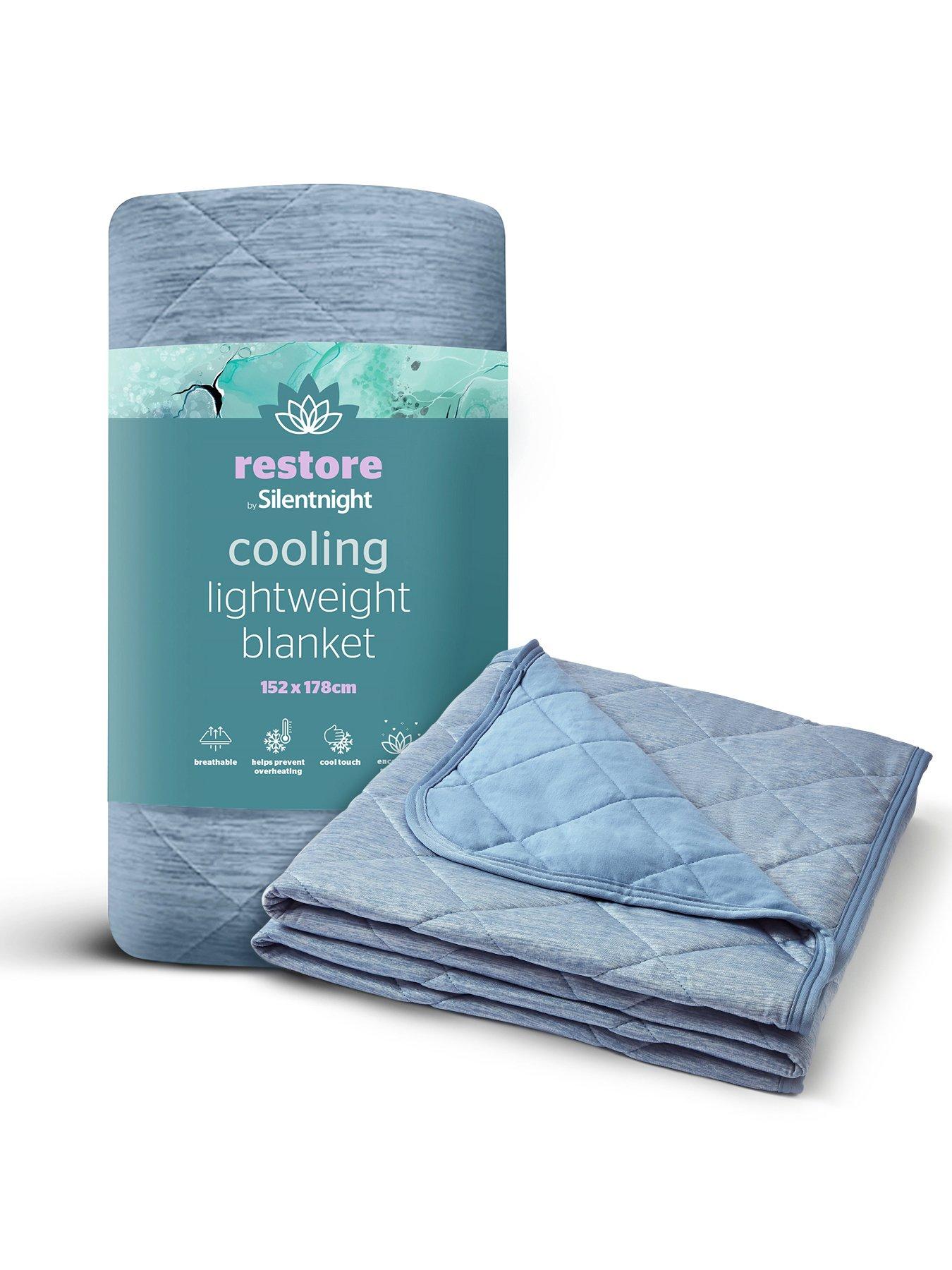 front image of silentnight-silentnight-restore-cooling-summer-throw-blue
