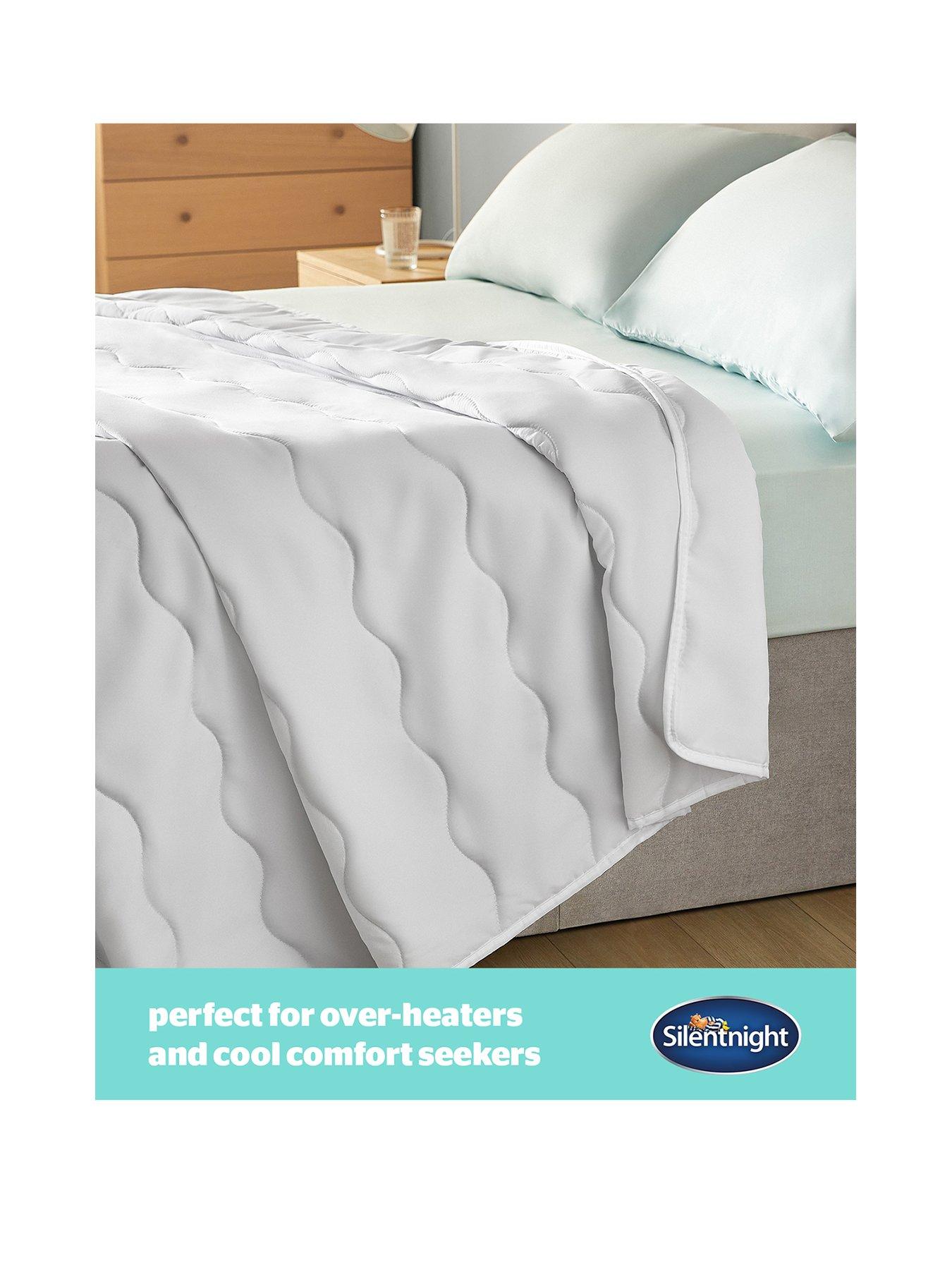  image of silentnight-summer-breeze-lightweight-duvet-25-tog