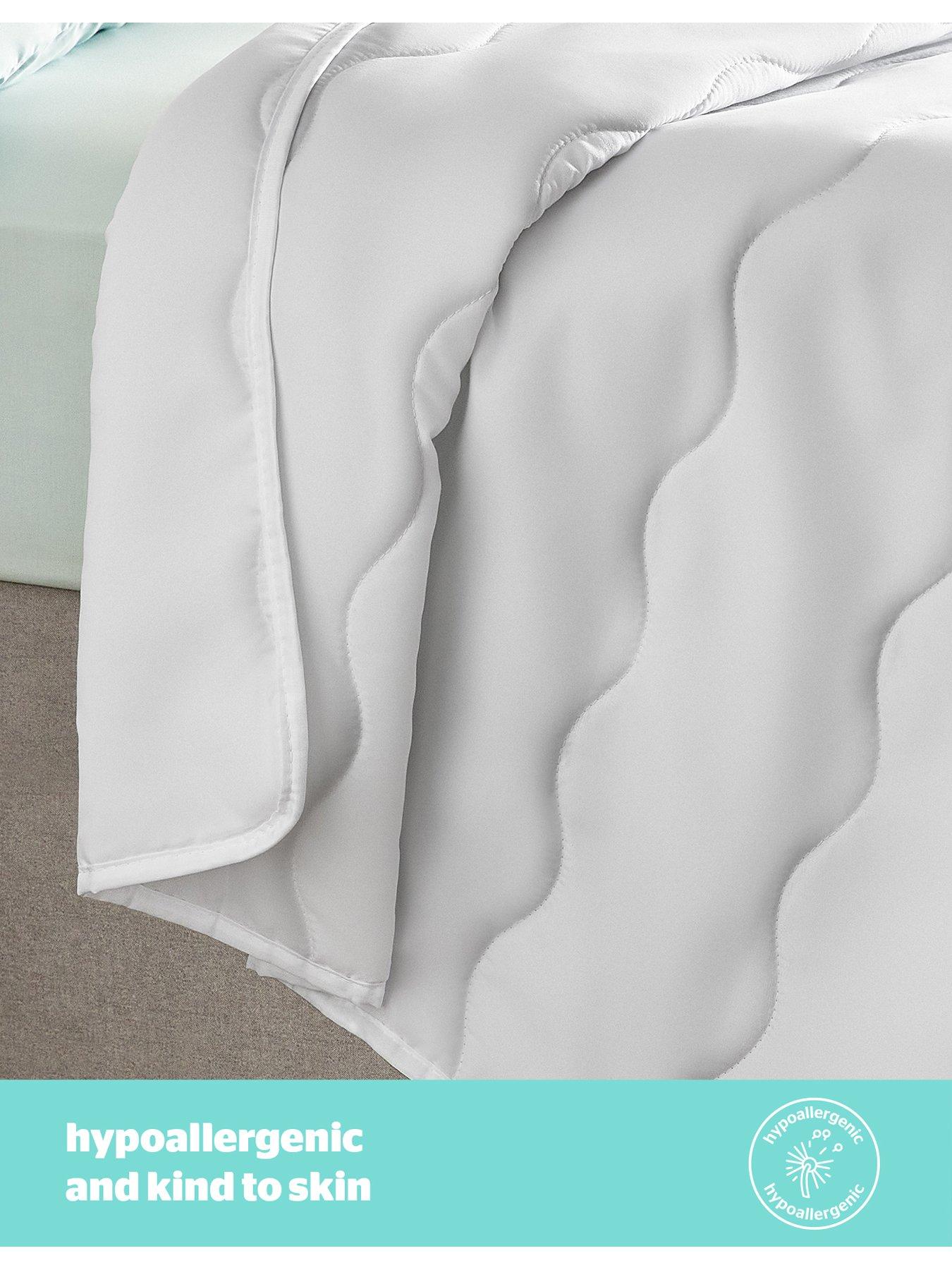  image of silentnight-summer-breeze-lightweight-duvet-25-tog