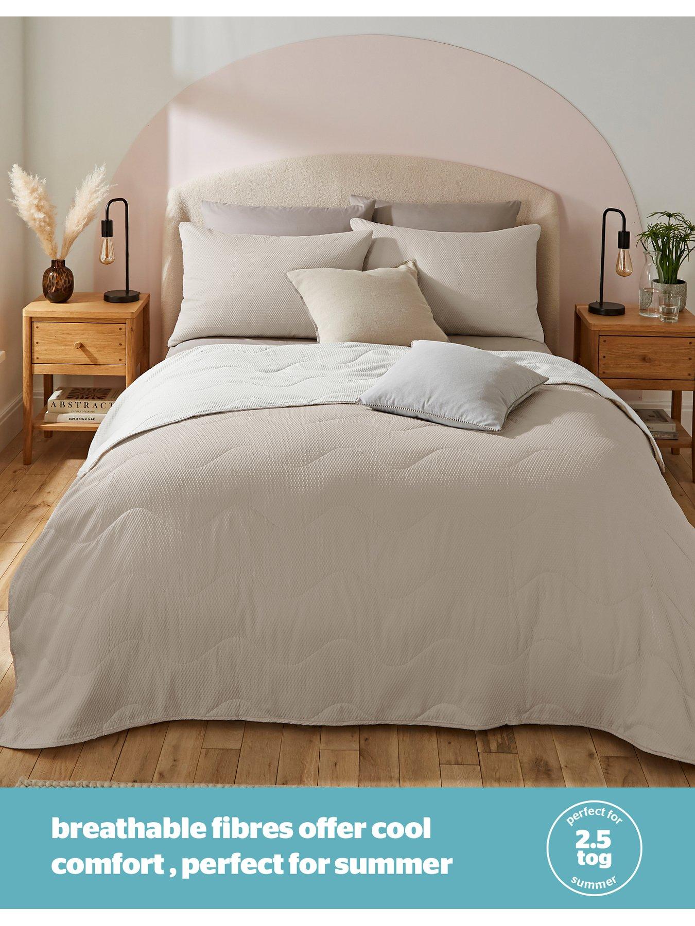  image of silentnight-summer-breeze-25-tog-seersucker-reversible-coverless-duvet-amp-pillowcase-set-creamtaupe