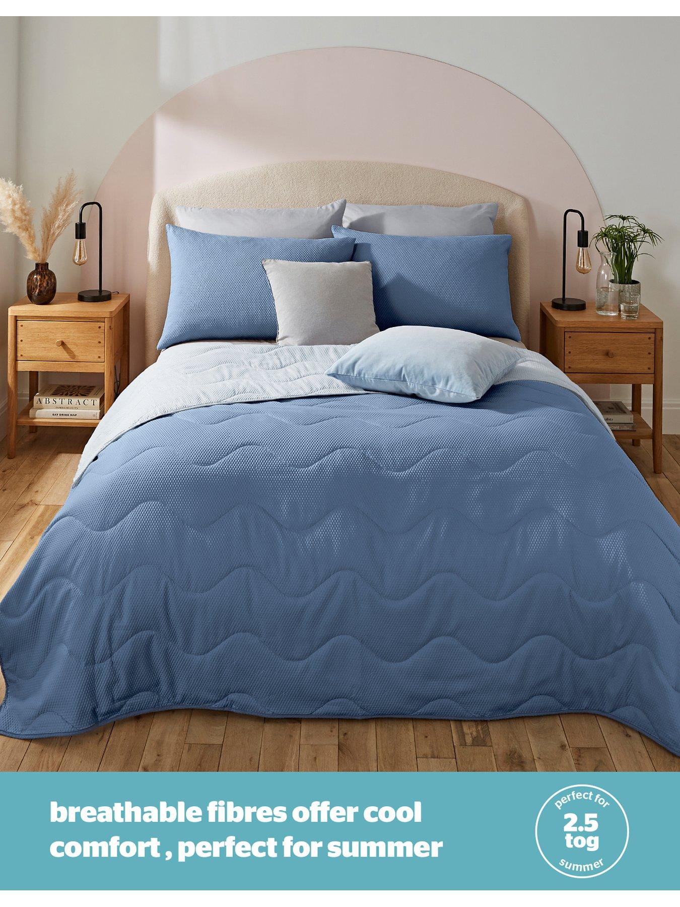  image of silentnight-summer-breeze-25-tog-seersucker-reversible-coverless-duvet-amp-pillowcase-set-greyblue