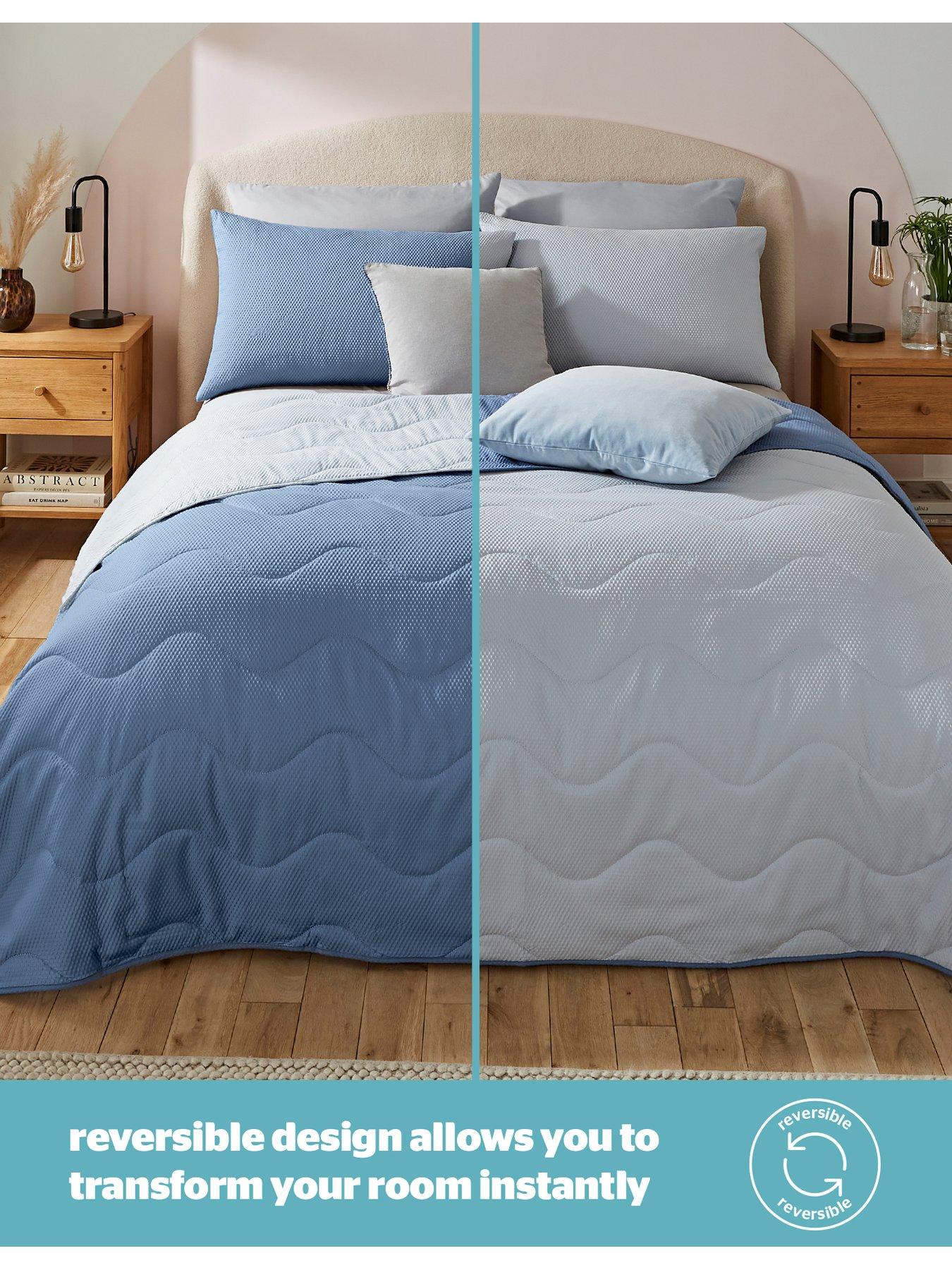  image of silentnight-summer-breeze-25-tog-seersucker-reversible-coverless-duvet-amp-pillowcase-set-greyblue