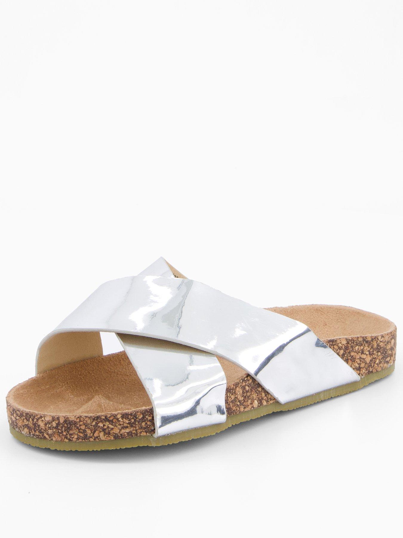 The Very Collection Metallic Cross Over Cork bed Slider - Silver