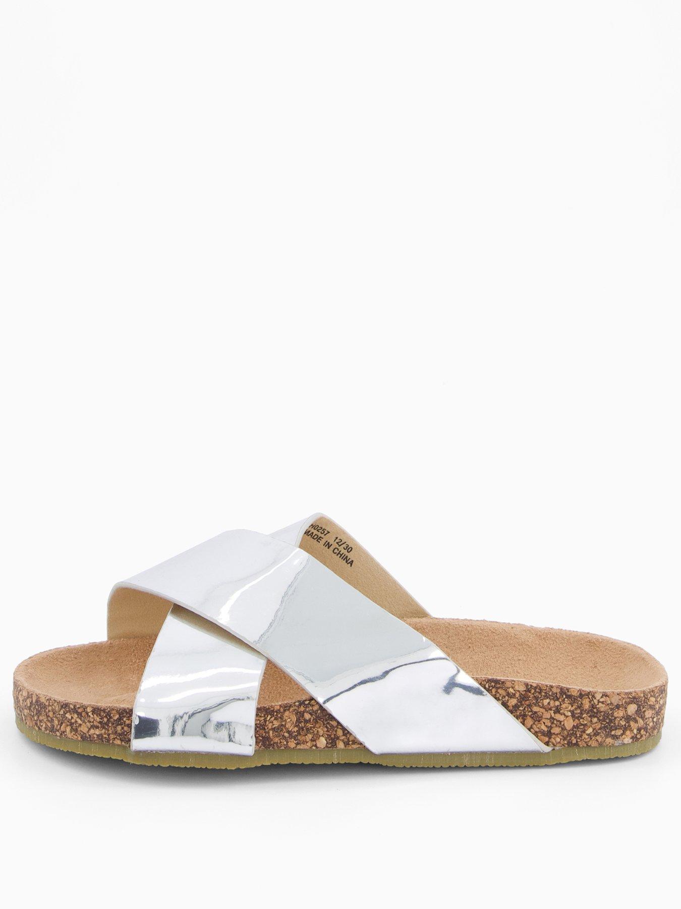 stillFront image of the-very-collection-metallic-cross-over-cork-bed-slider-silver