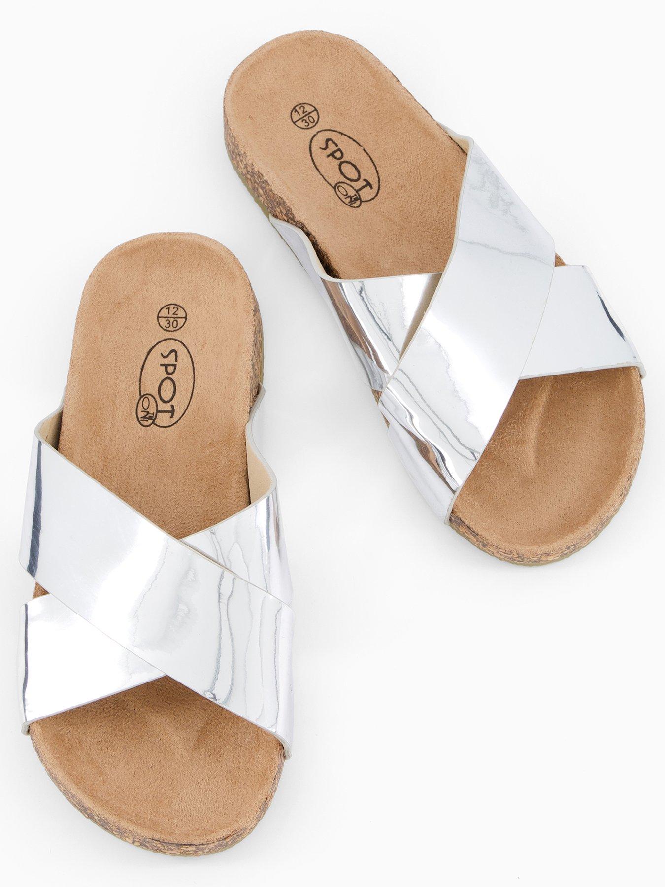  image of the-very-collection-metallic-cross-over-cork-bed-slider-silver