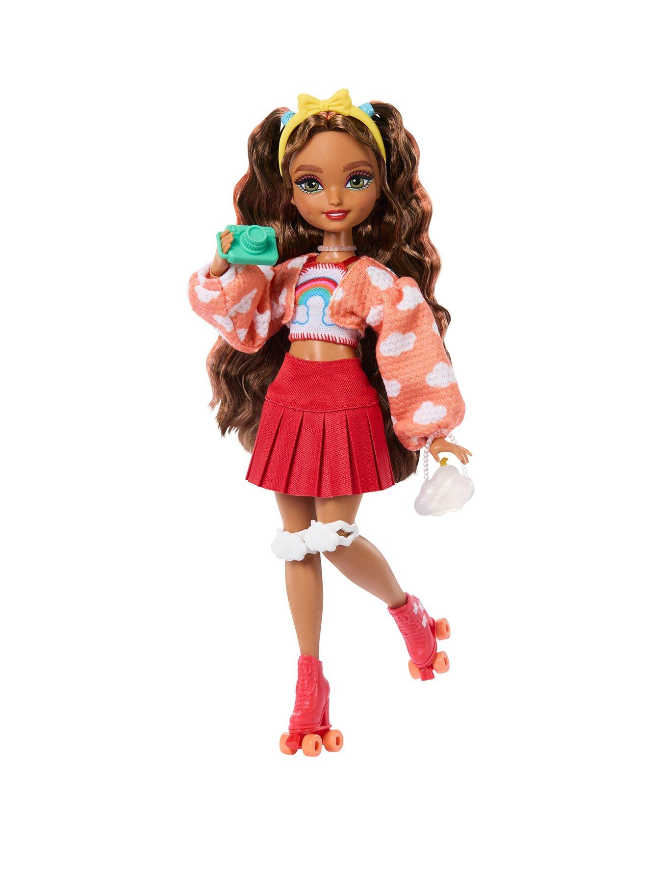 Barbie Dream Besties Barbie Teresa Roller Skating Fashion Doll with 9 Video Game Themed Accessories