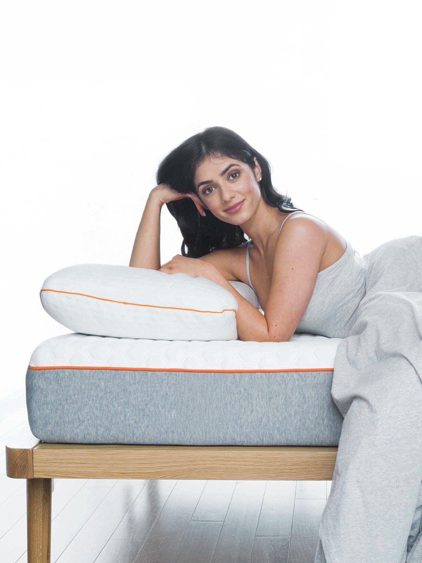 dormeo-octasmart-hybrid-mattress-and-pillow-bundle