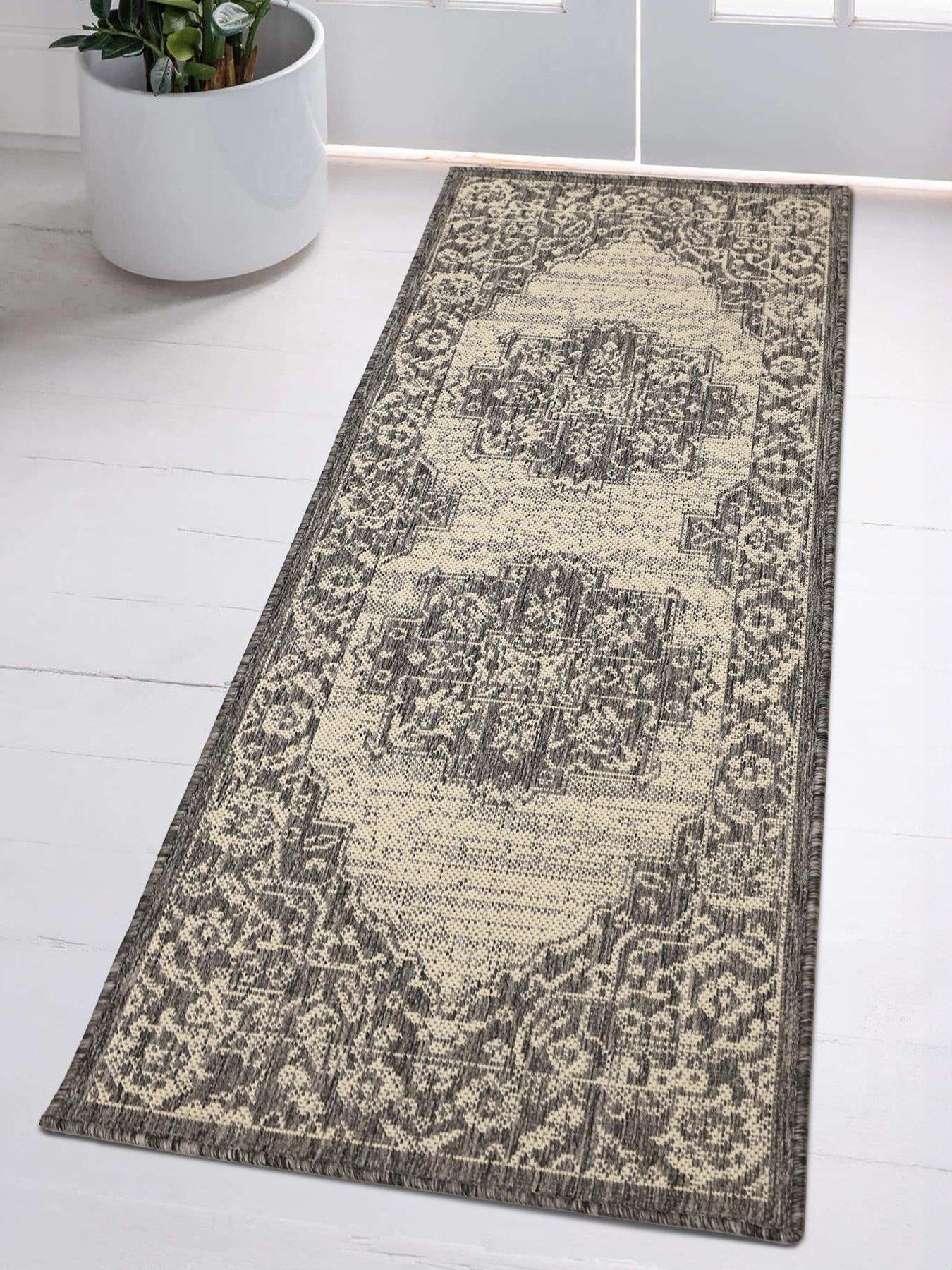 The Very Collection Gel-Backed Medallion Runner
