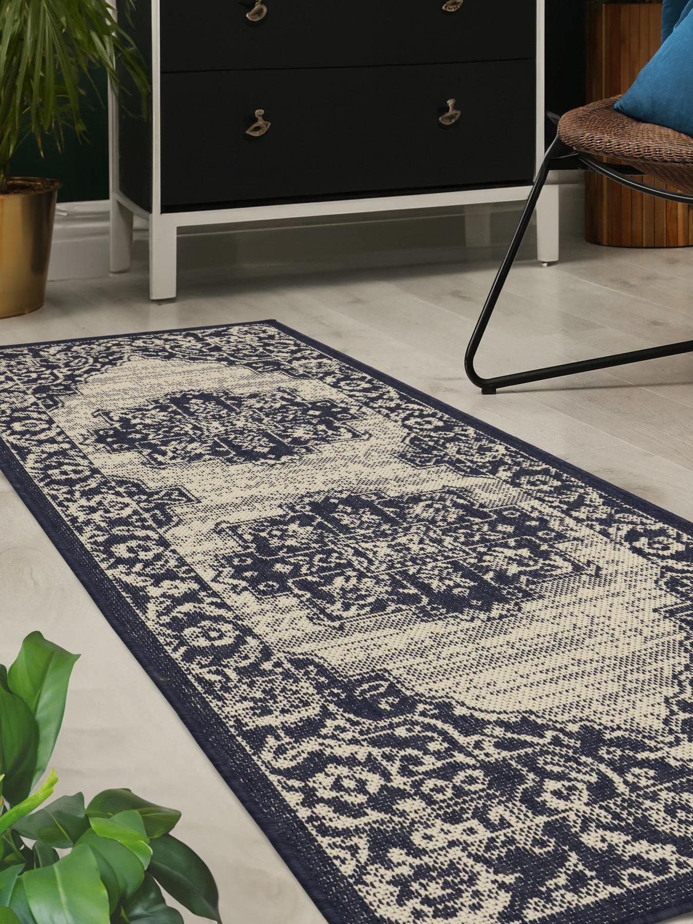 The Very Collection Gel-Backed Medallion Runner