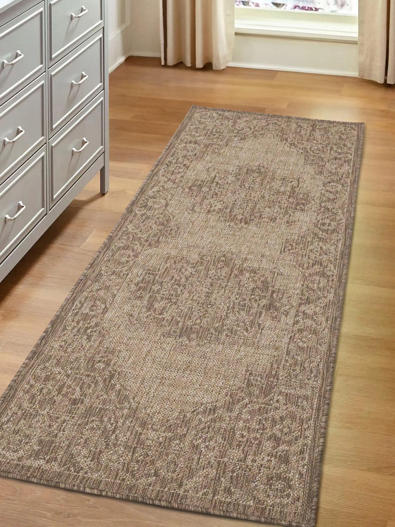 The Very Collection Gel-Backed Medallion Runner
