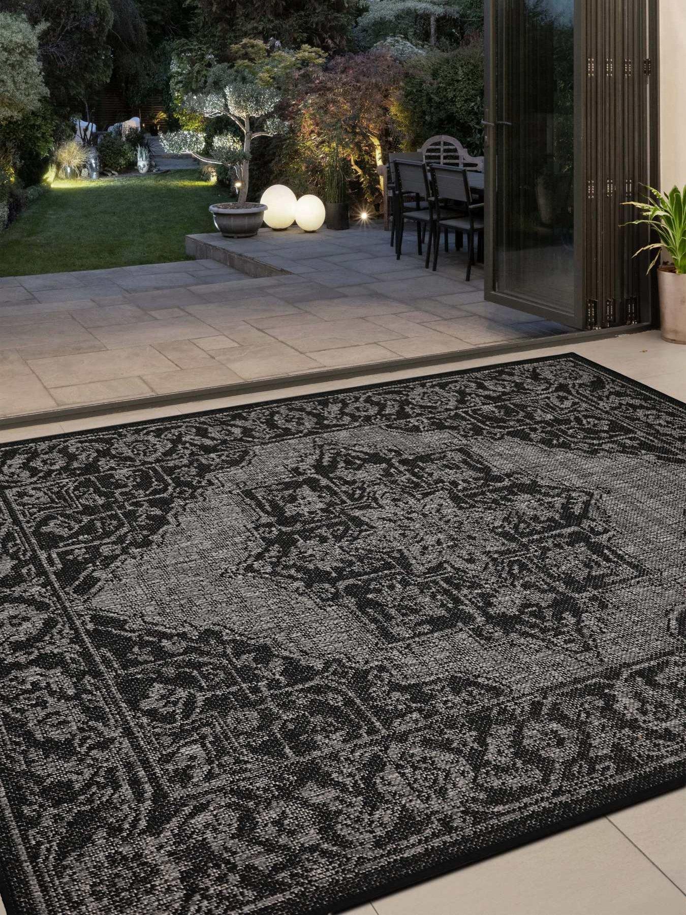The Very Collection Gel-Backed Medallion Rug
