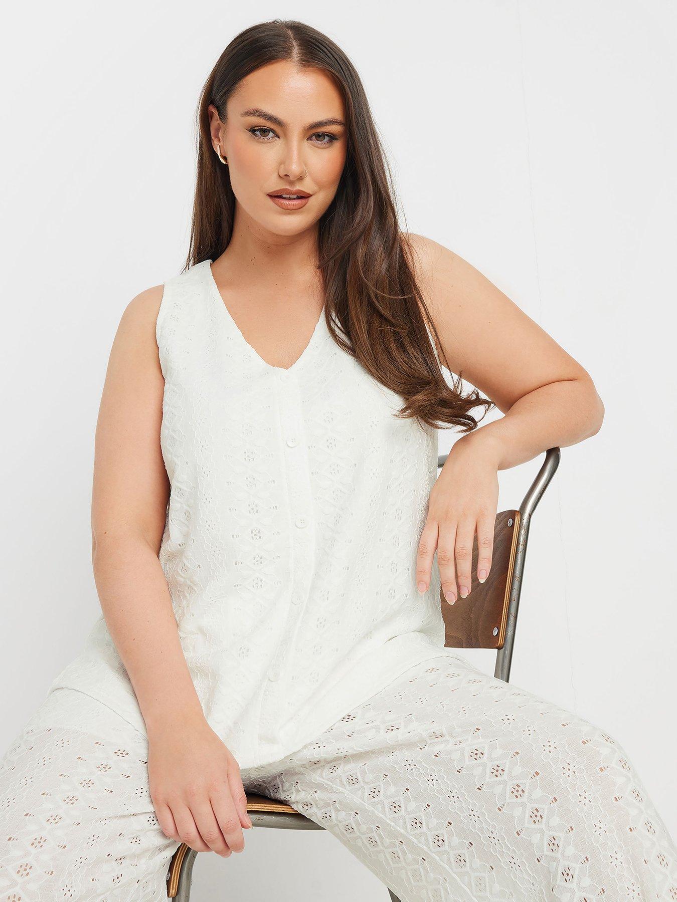 yours-curve-broderie-waistcoat