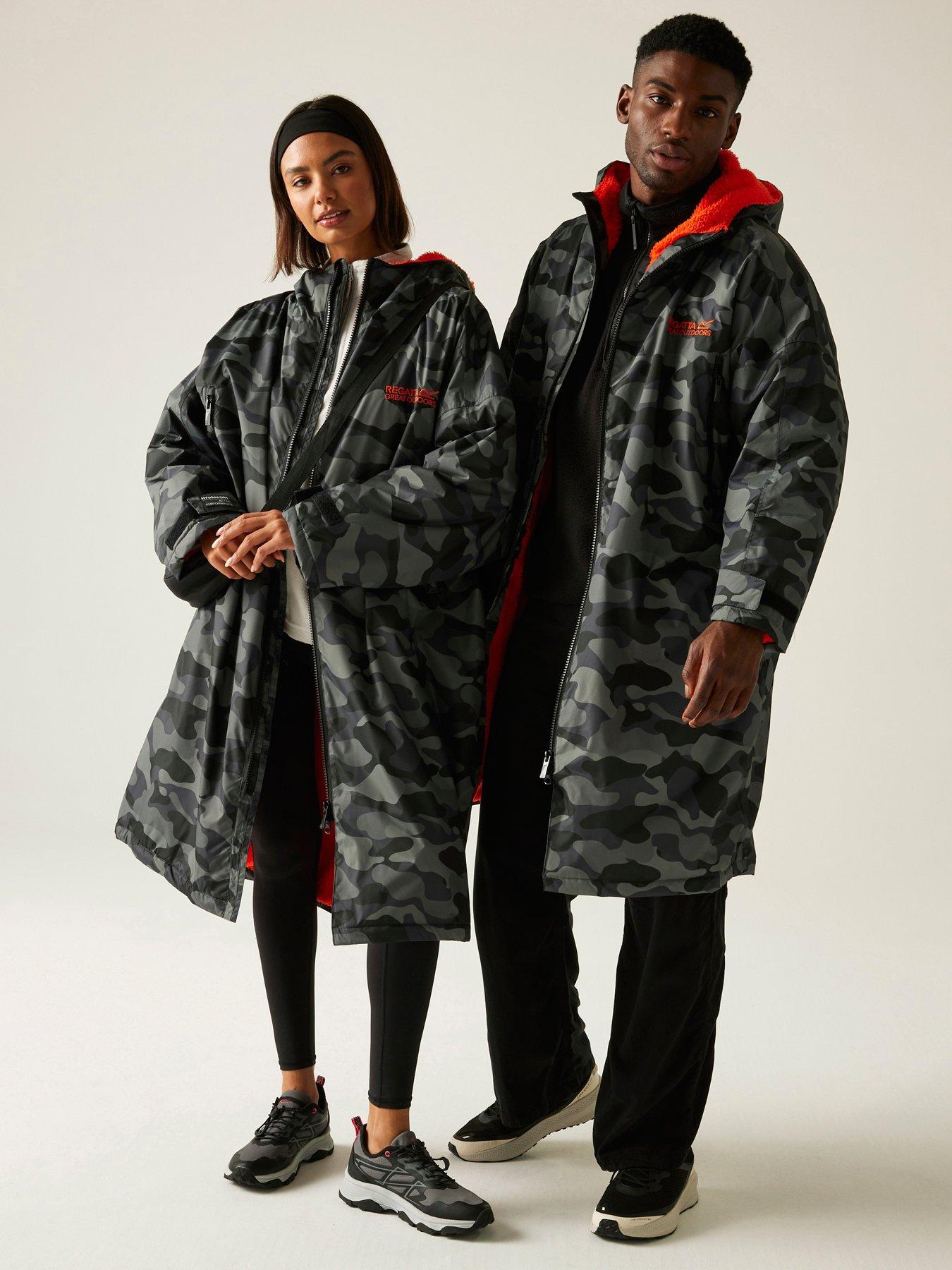 front image of regatta-unisex-dry-robe-grey