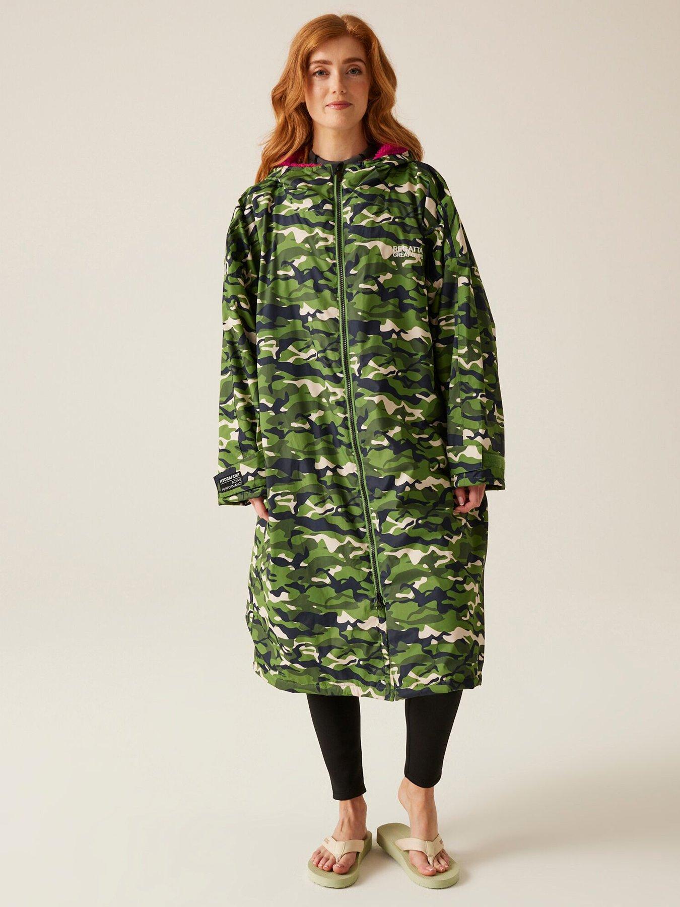 Regatta Unisex Waterproof Changing Robe - Camo Green | Littlewoods