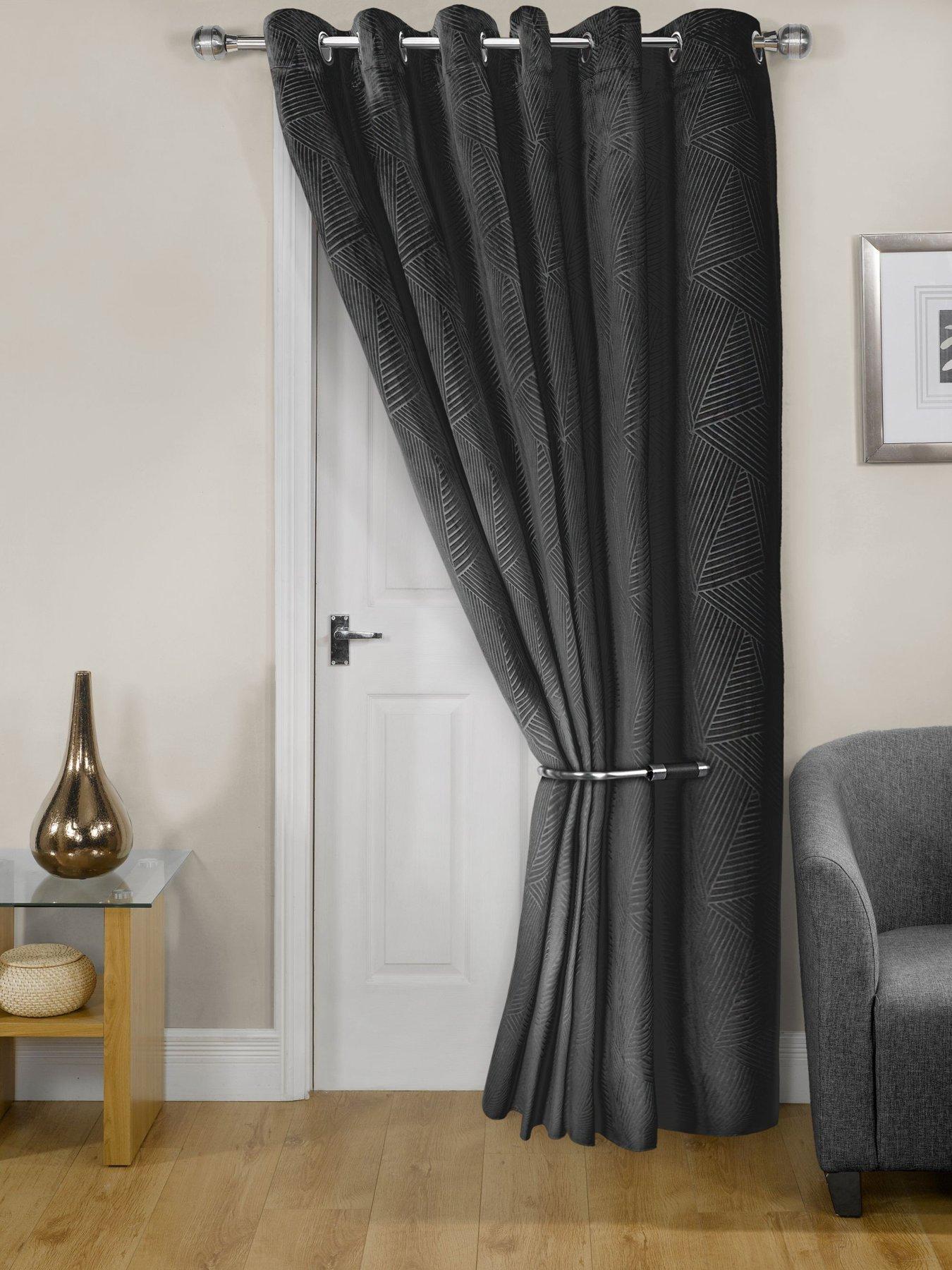 very-home-geo-velvet-thermal-eyelet-door-curtain