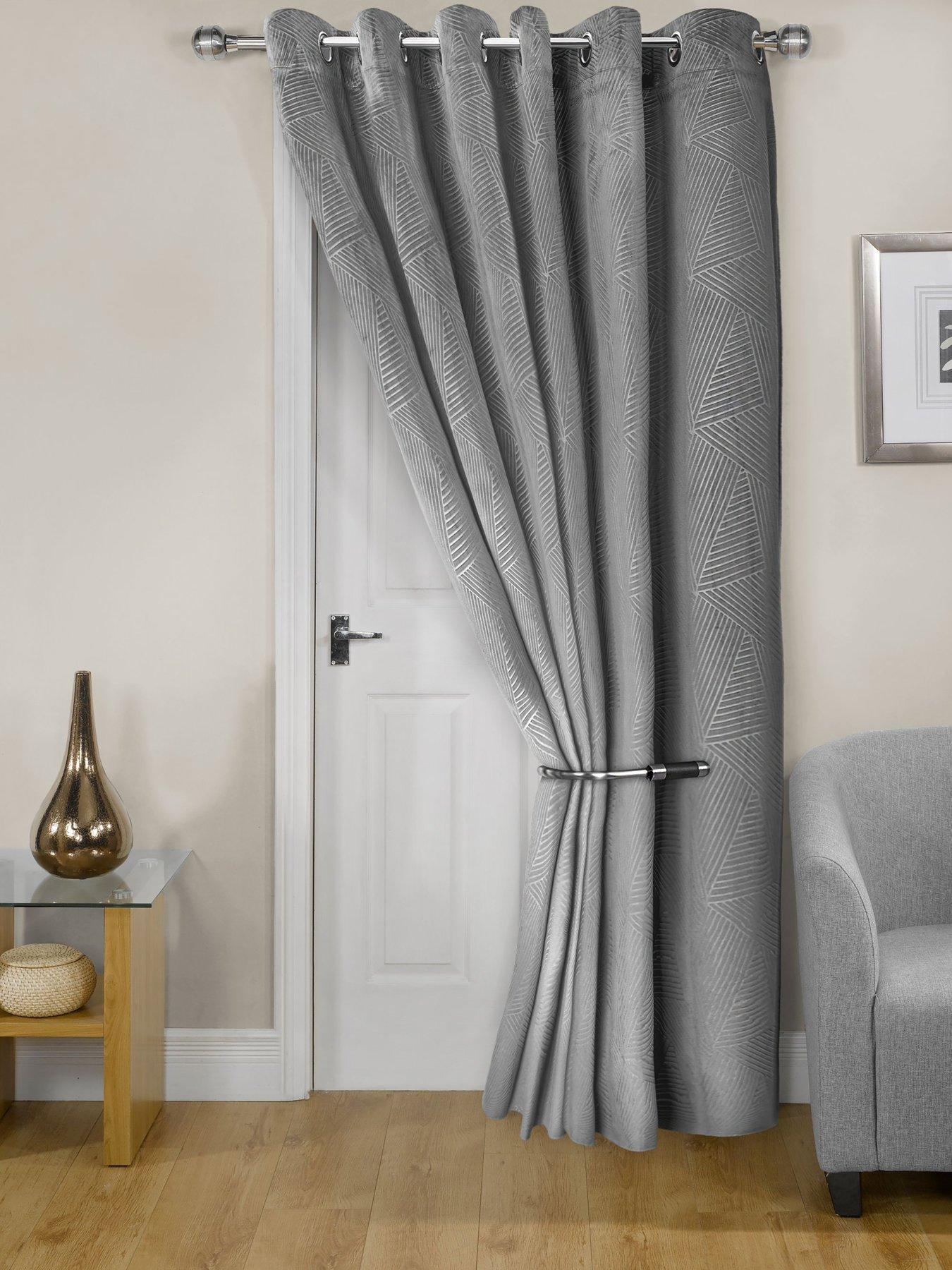 very-home-geo-velvet-thermal-eyelet-door-curtain