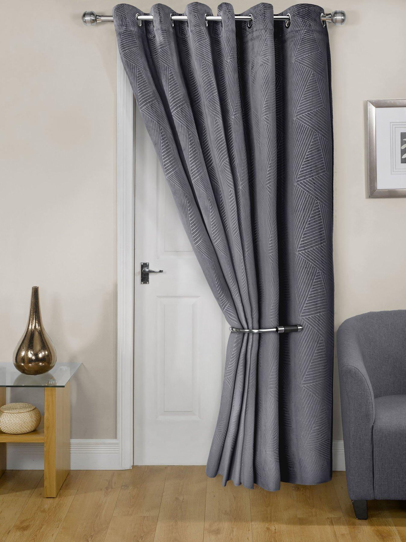 very-home-geo-velvet-thermal-eyelet-door-curtain