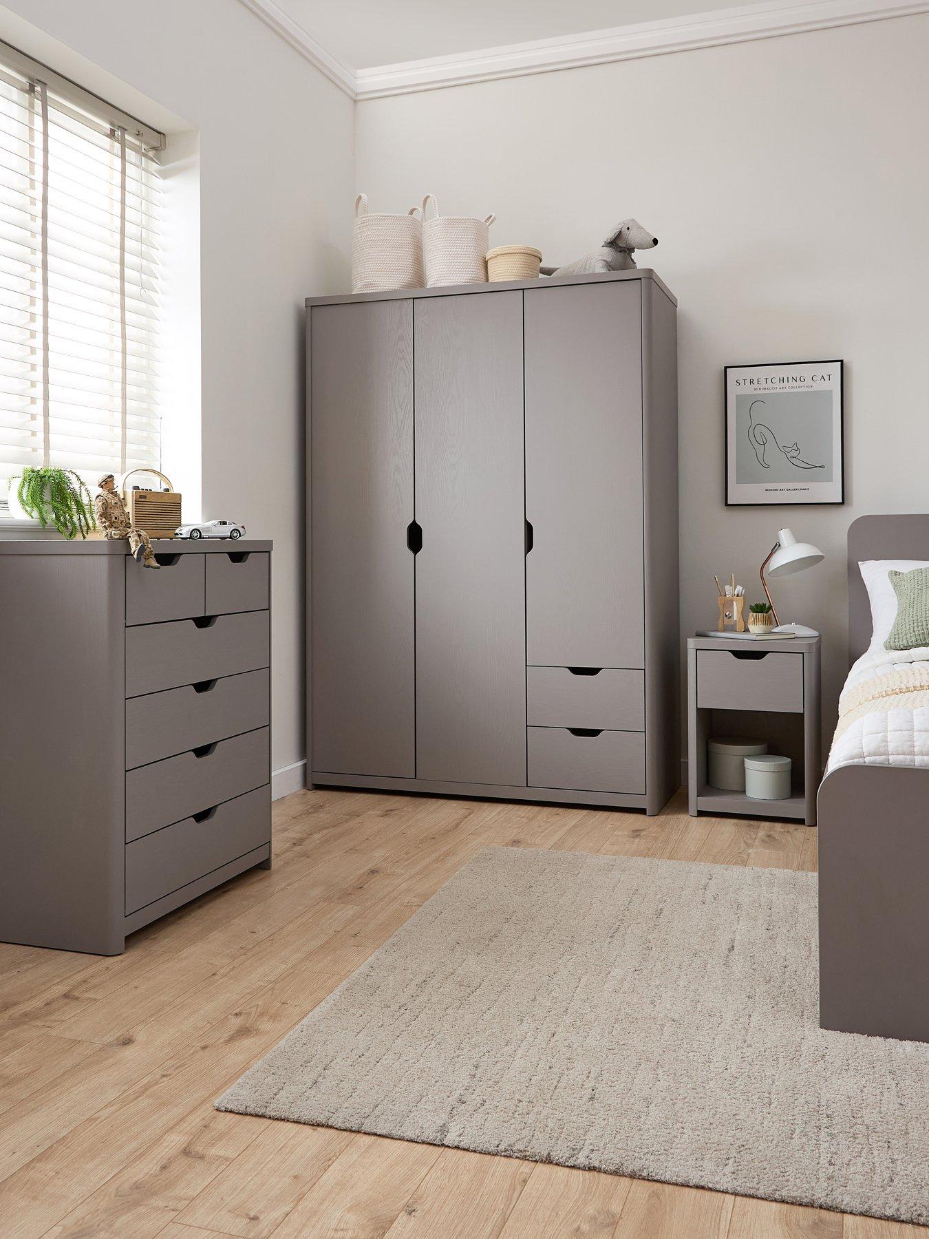 The Very Collection Aspen 3 Piece Package - 3 Door, 2 Drawer Wardrobe, 4 + 2 Chest and Bedside Table - Grey Oak Effect