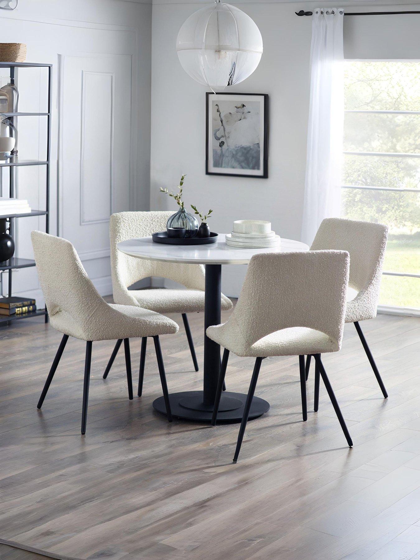 Julian Bowen Luca Round Table