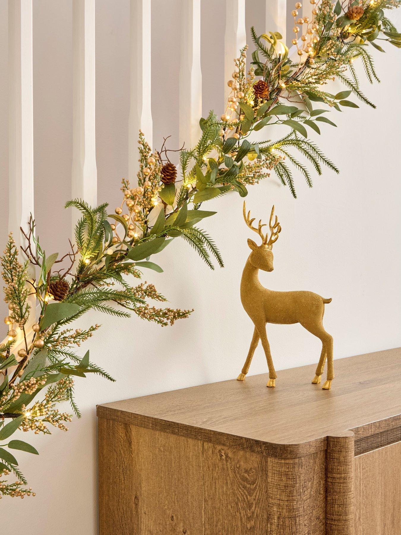 The Very Collection Mistletoe and Gold Pre Lit Berry Christmas Garland - 9ft